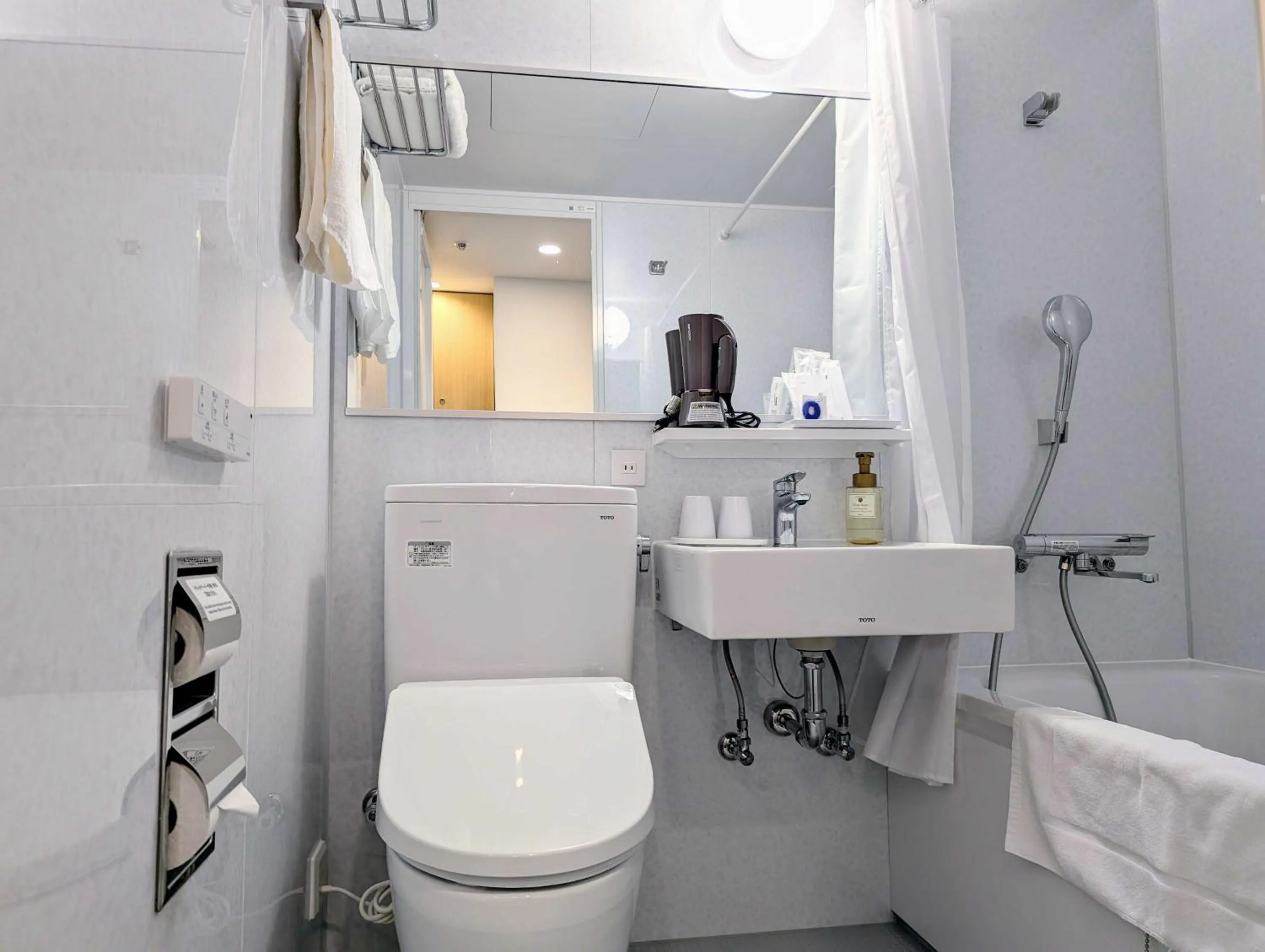 Toilet in Hotel Regina Kawaguchiko