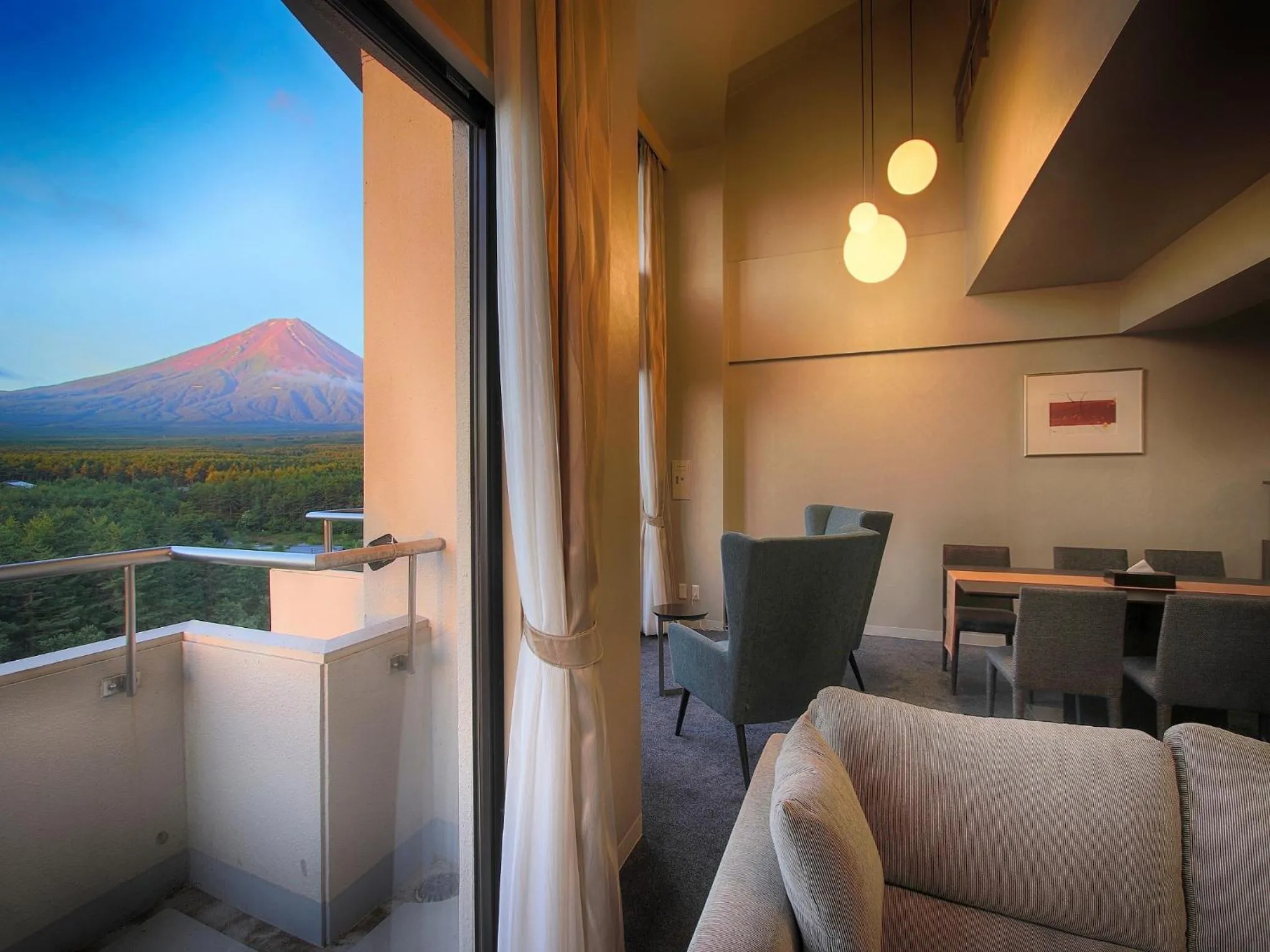 Mountain view in Hotel Regina Kawaguchiko