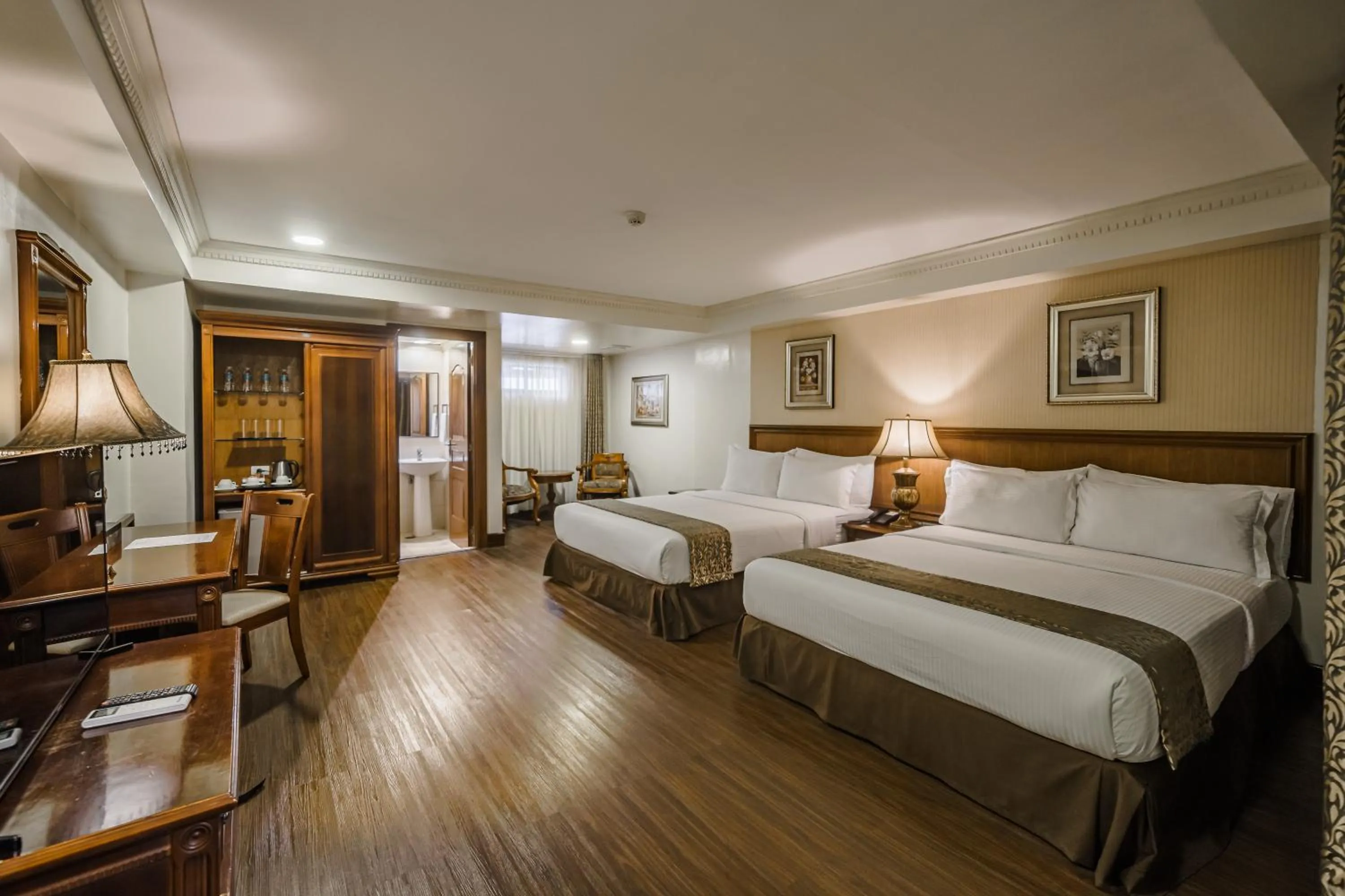 Bedroom, Bed in Villa Caceres Hotel