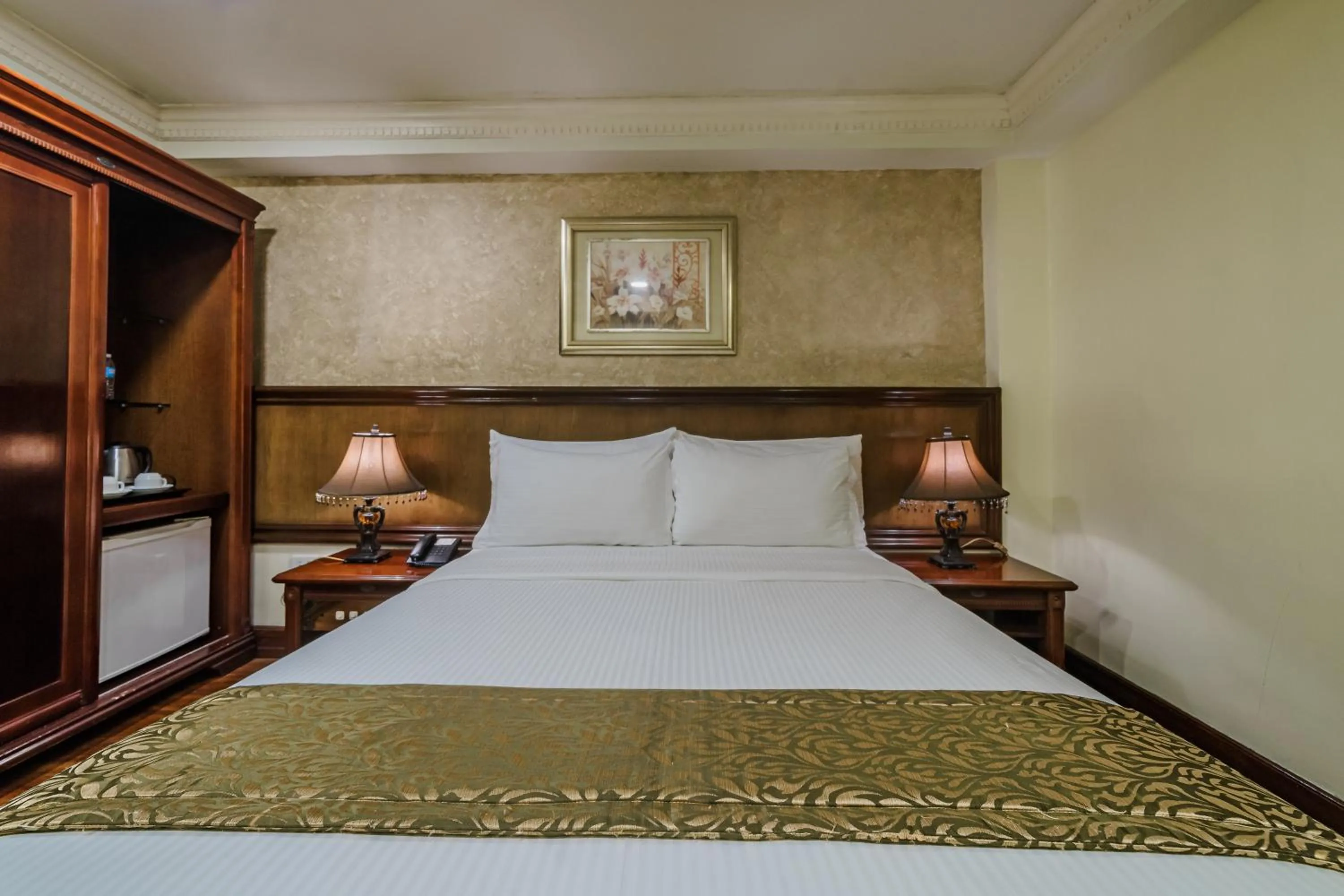 Bed in Villa Caceres Hotel