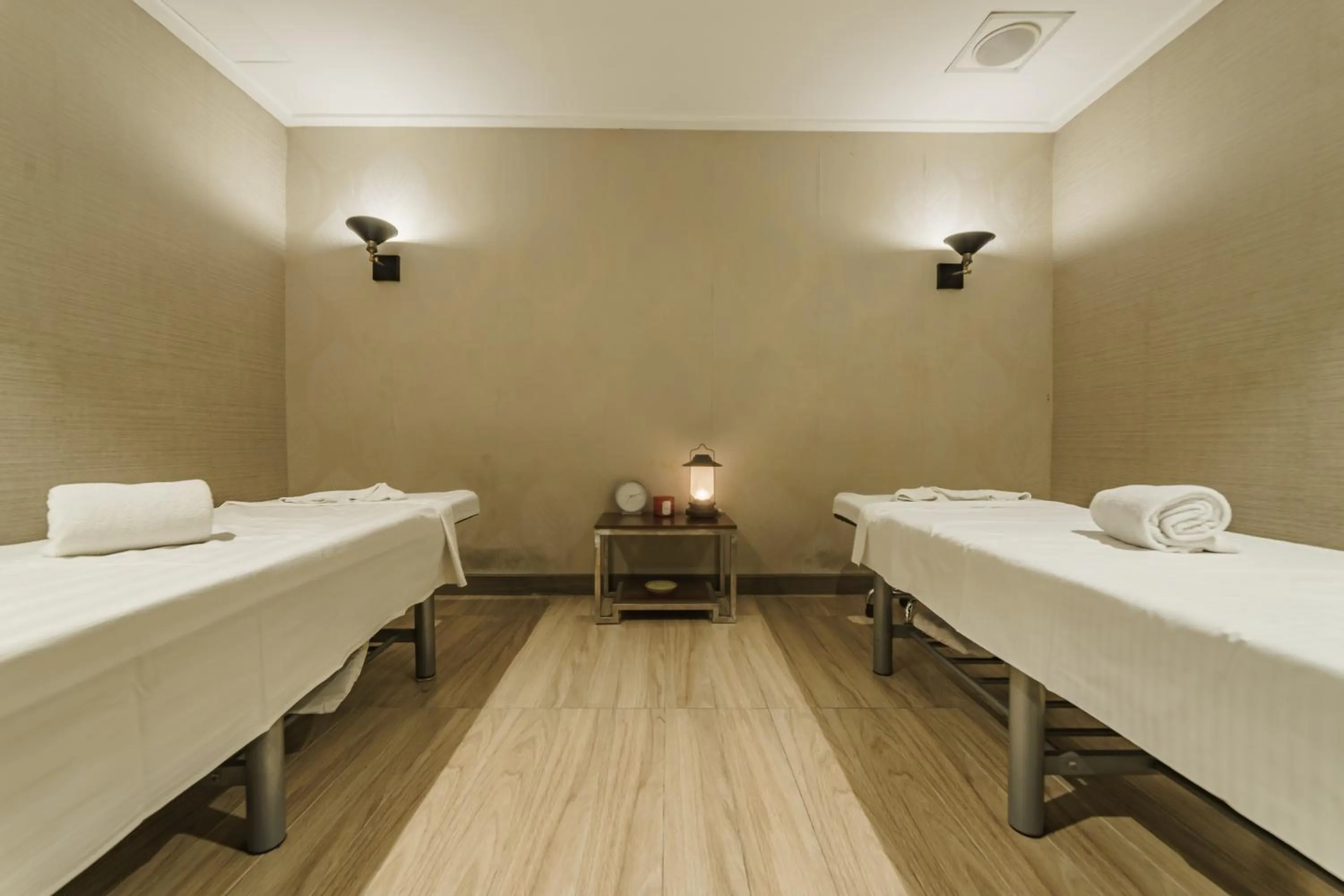 Massage, Bed in Villa Caceres Hotel