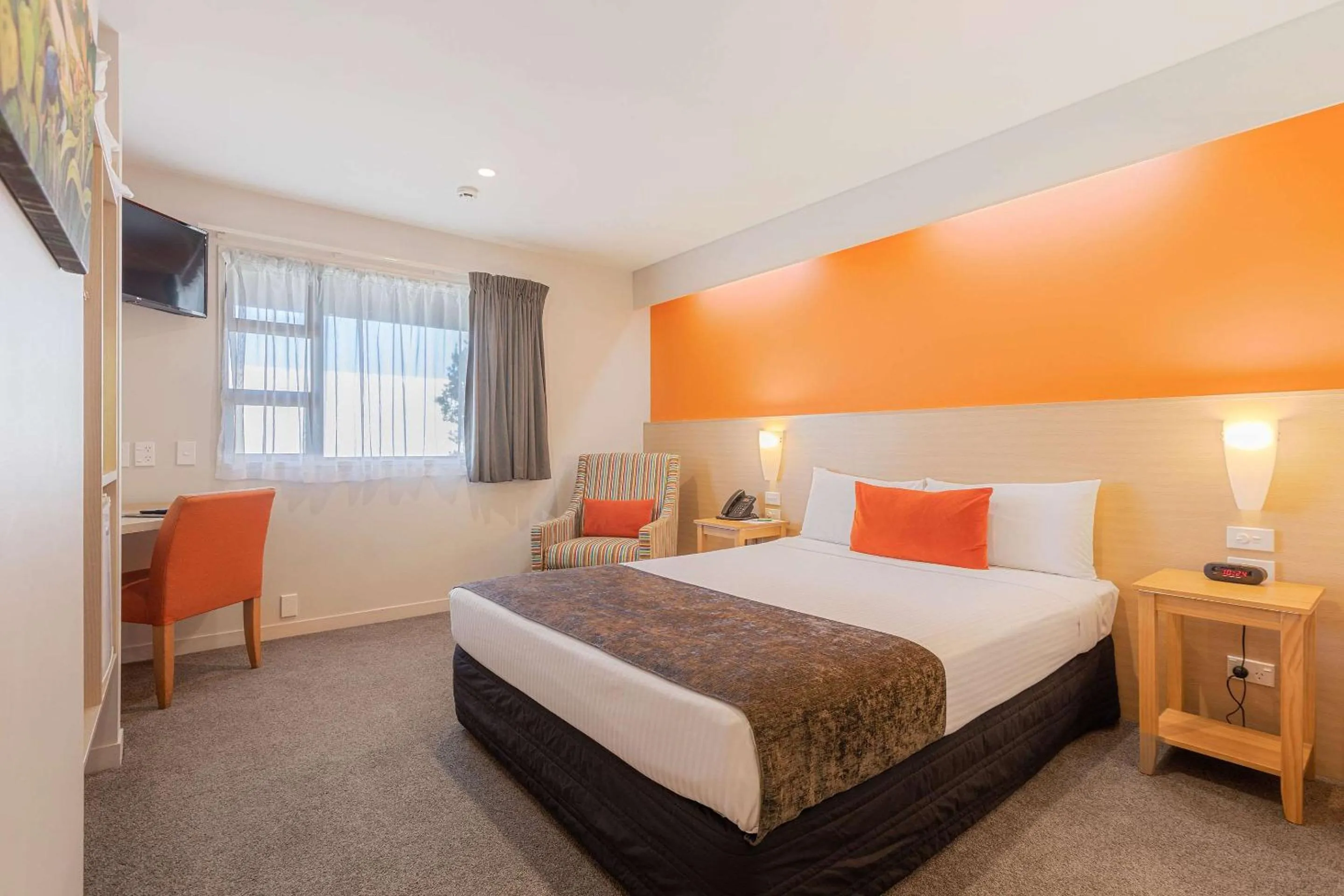 Bedroom, Bed in Quality Hotel Lincoln Green