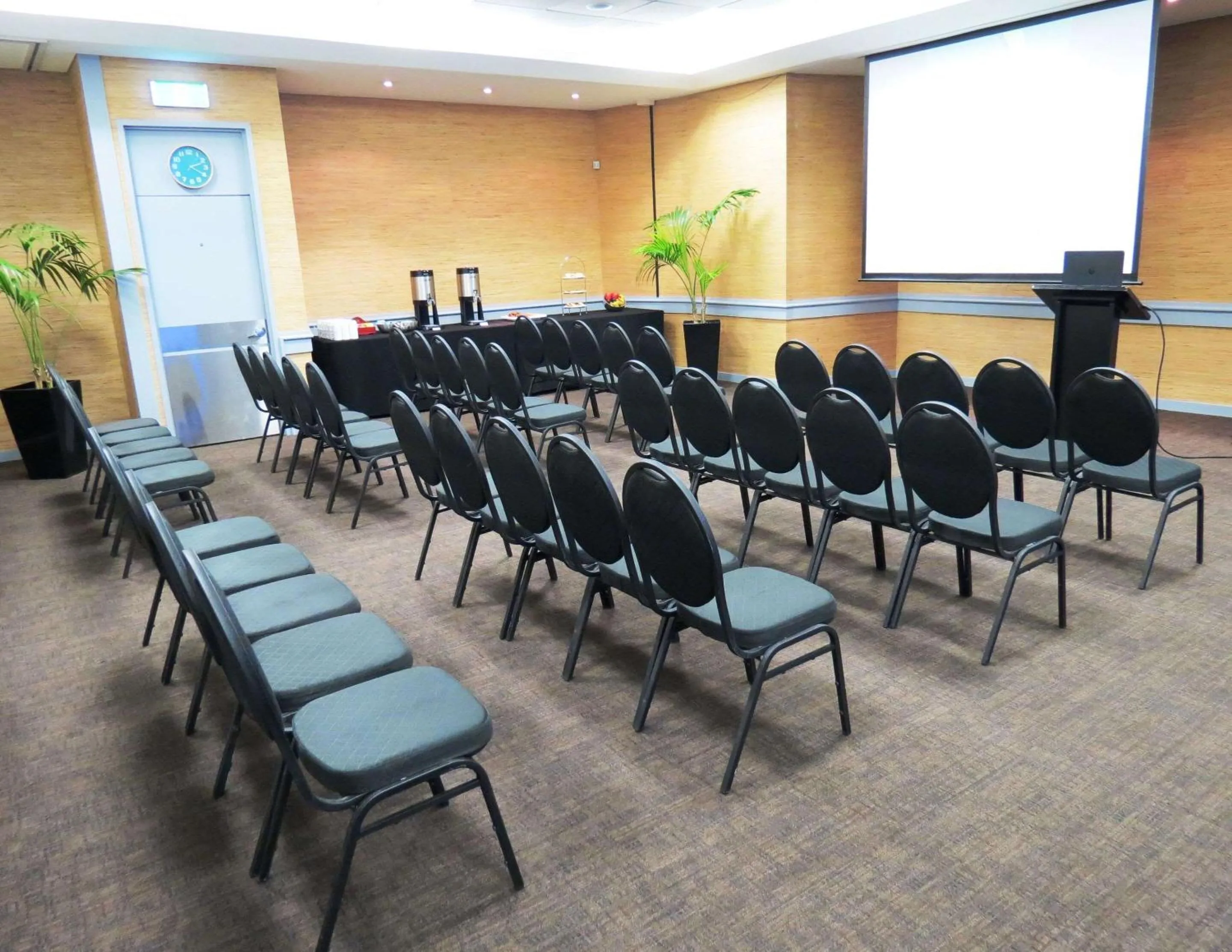 Meeting/conference room in Quality Hotel Lincoln Green