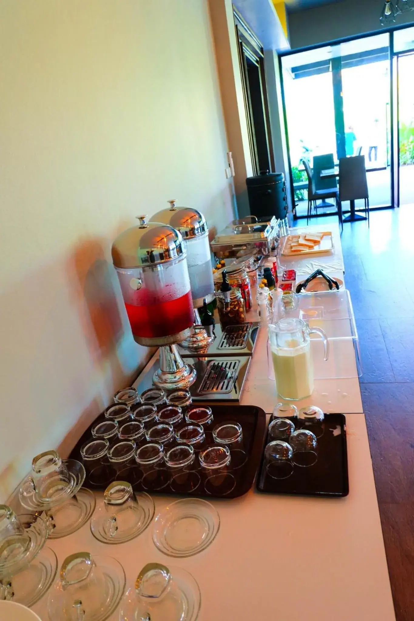 Breakfast in The Glory Gold Breakfast in The Glory Gold