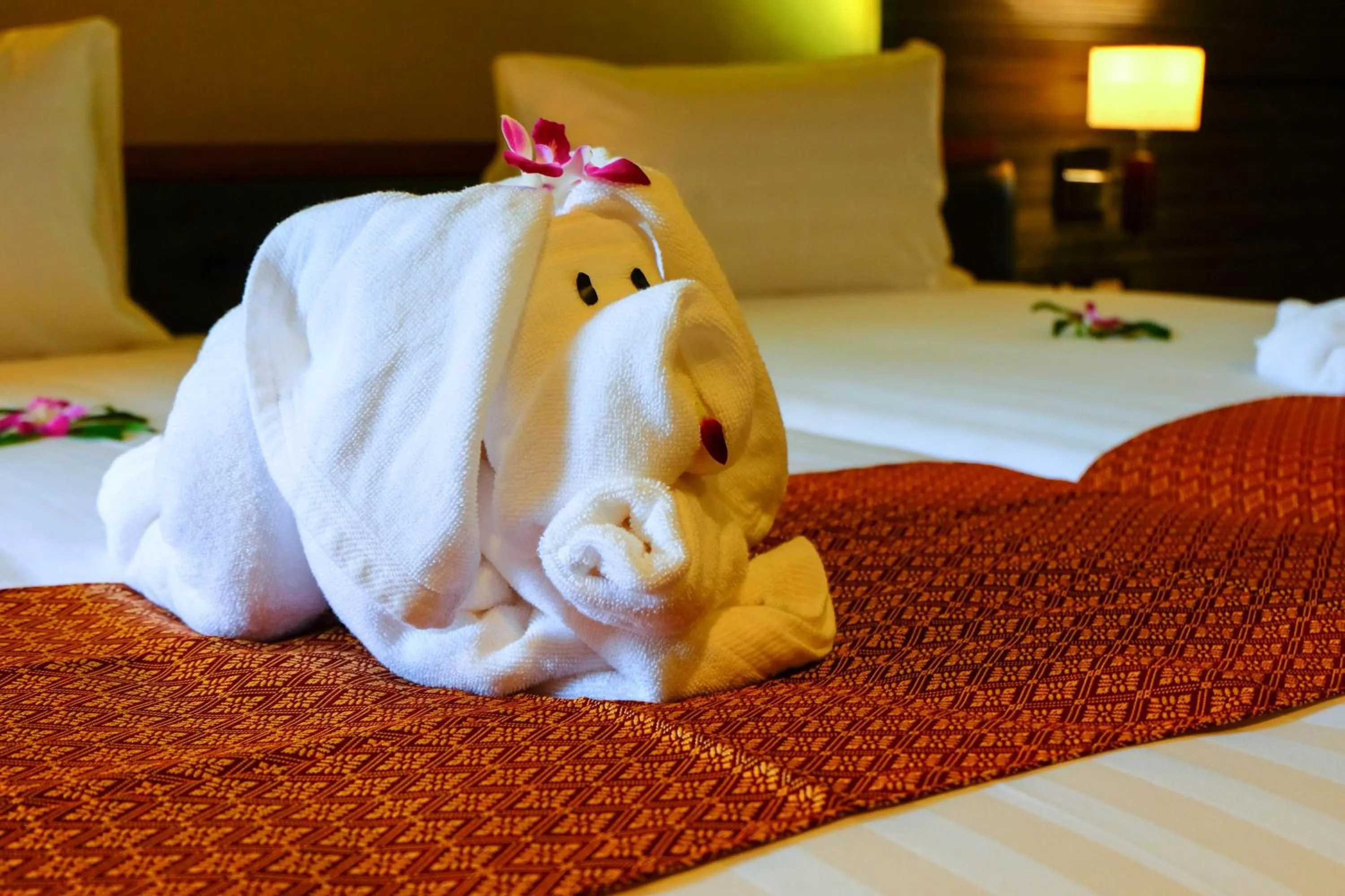 Bed in The Glory Gold