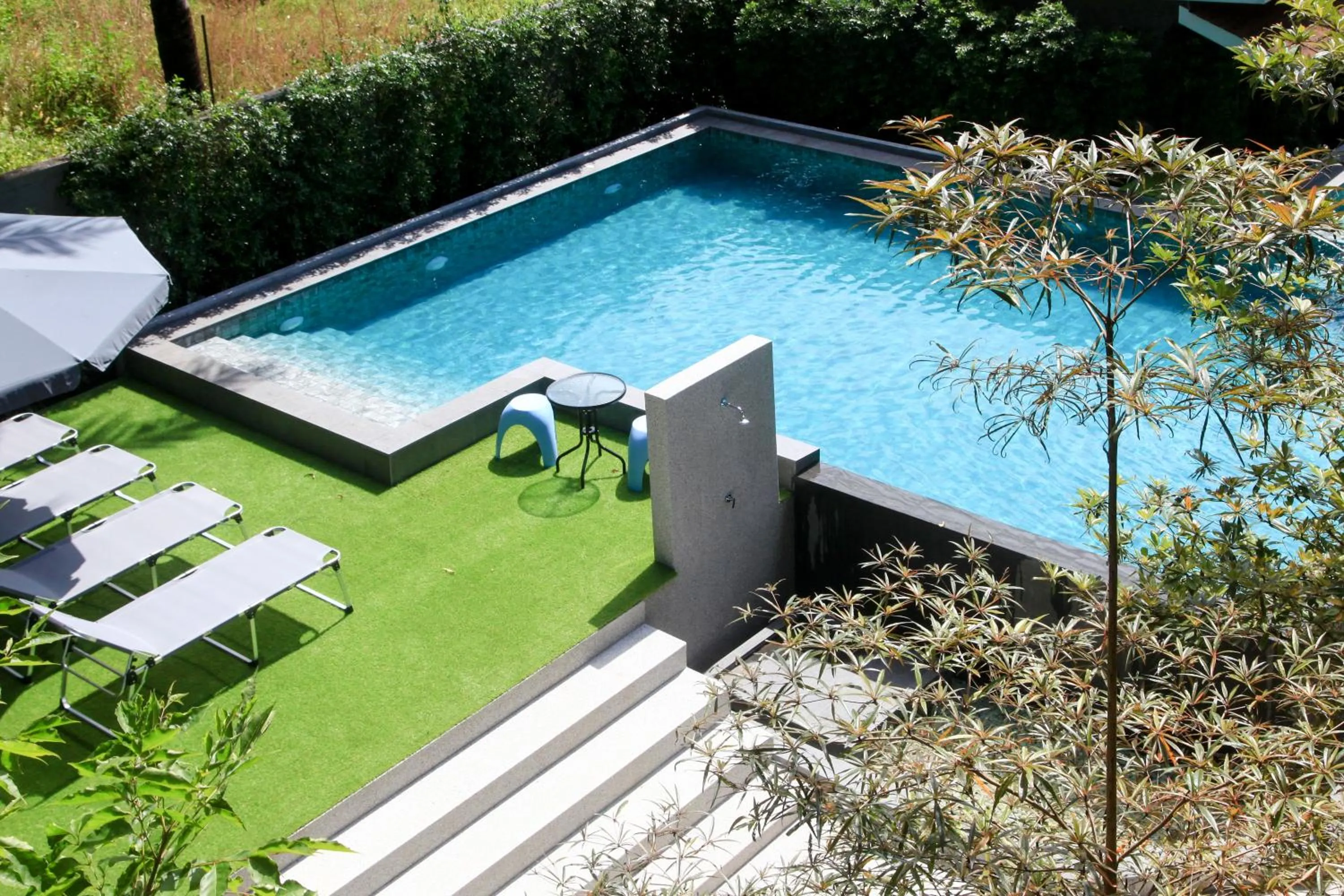 Swimming pool in The Glory Gold