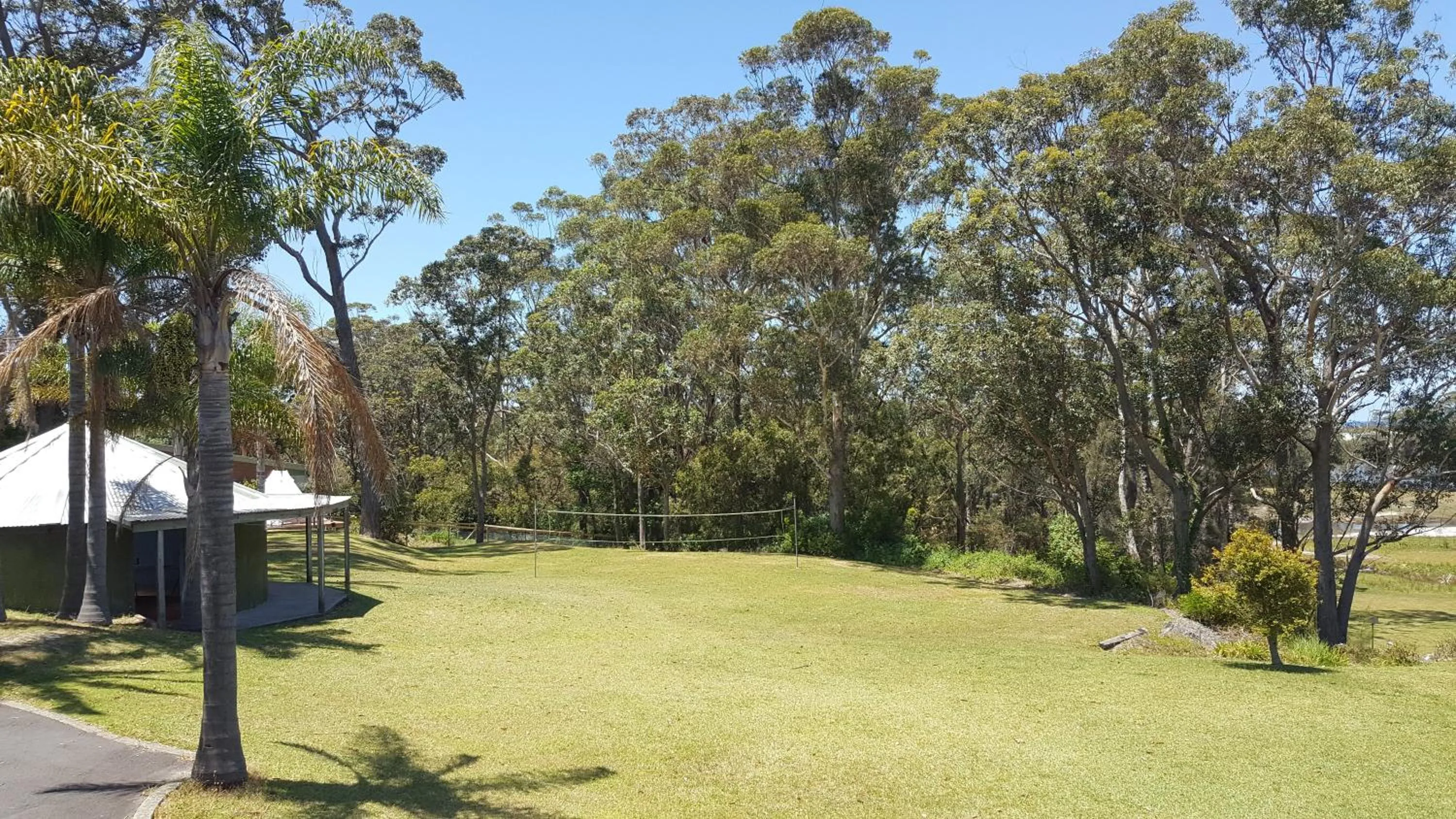 Restaurant/places to eat in Tabourie Lake Motor Inn