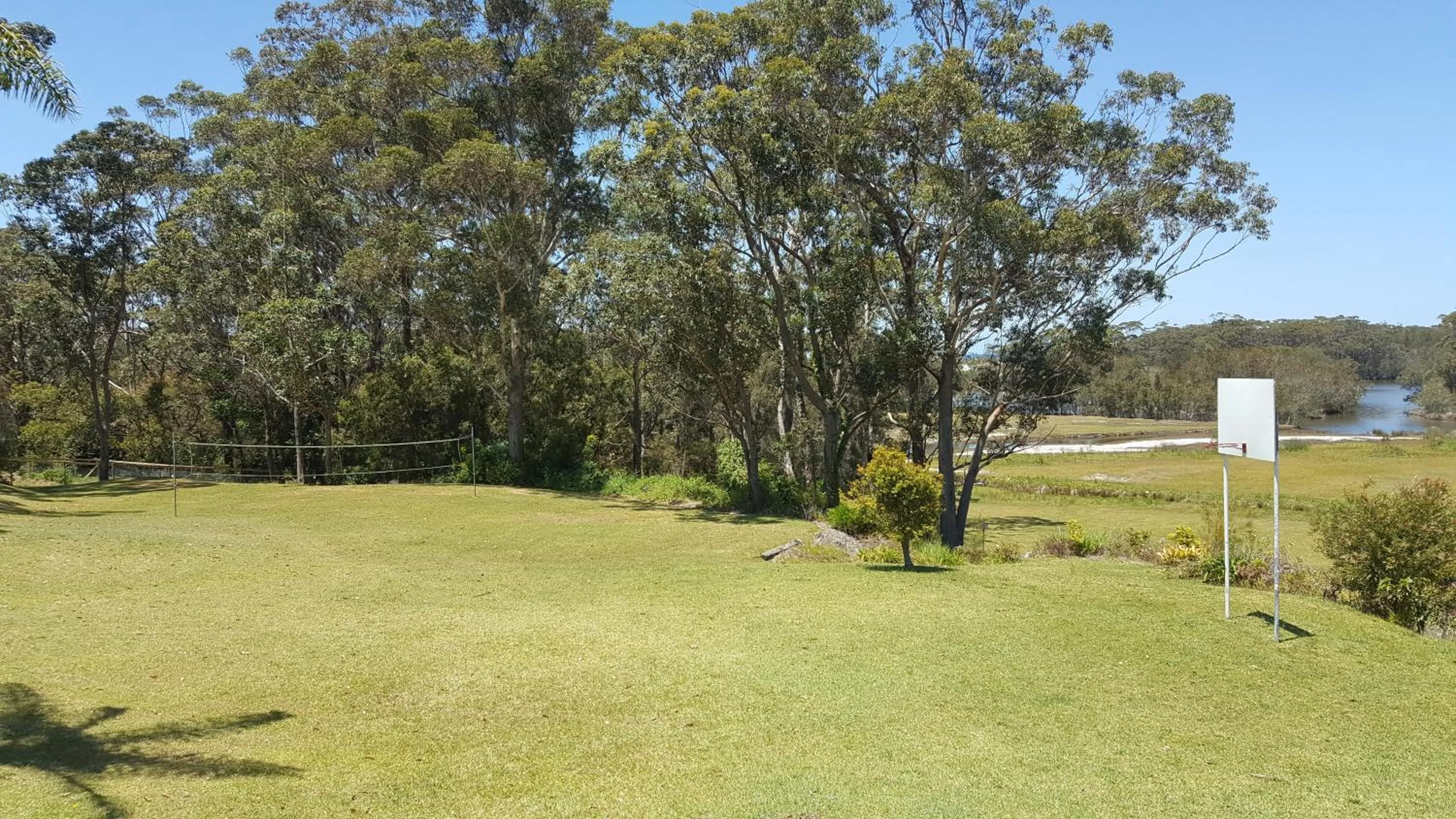 Patio in Tabourie Lake Motor Inn