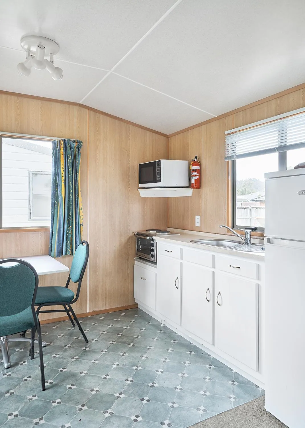 Kitchen or kitchenette in Mercury Bay Holiday Park