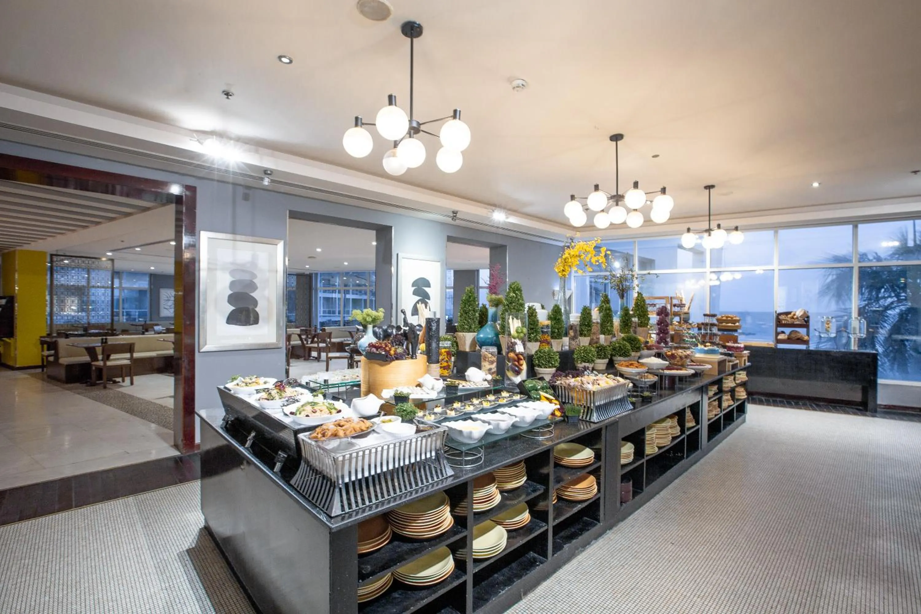 Restaurant/places to eat in Radisson Blu Resort, Fujairah