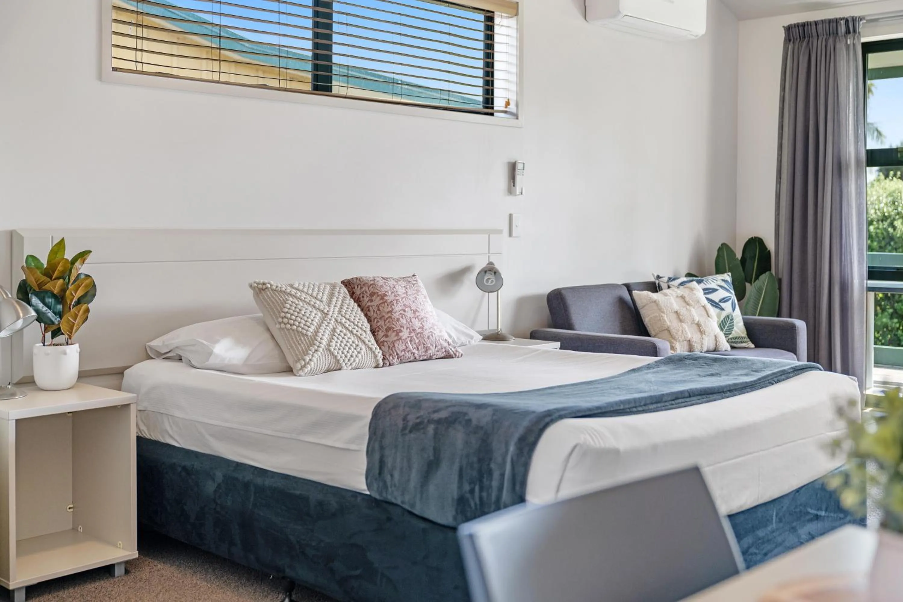 Bed in Tasman Holiday Parks - Miranda