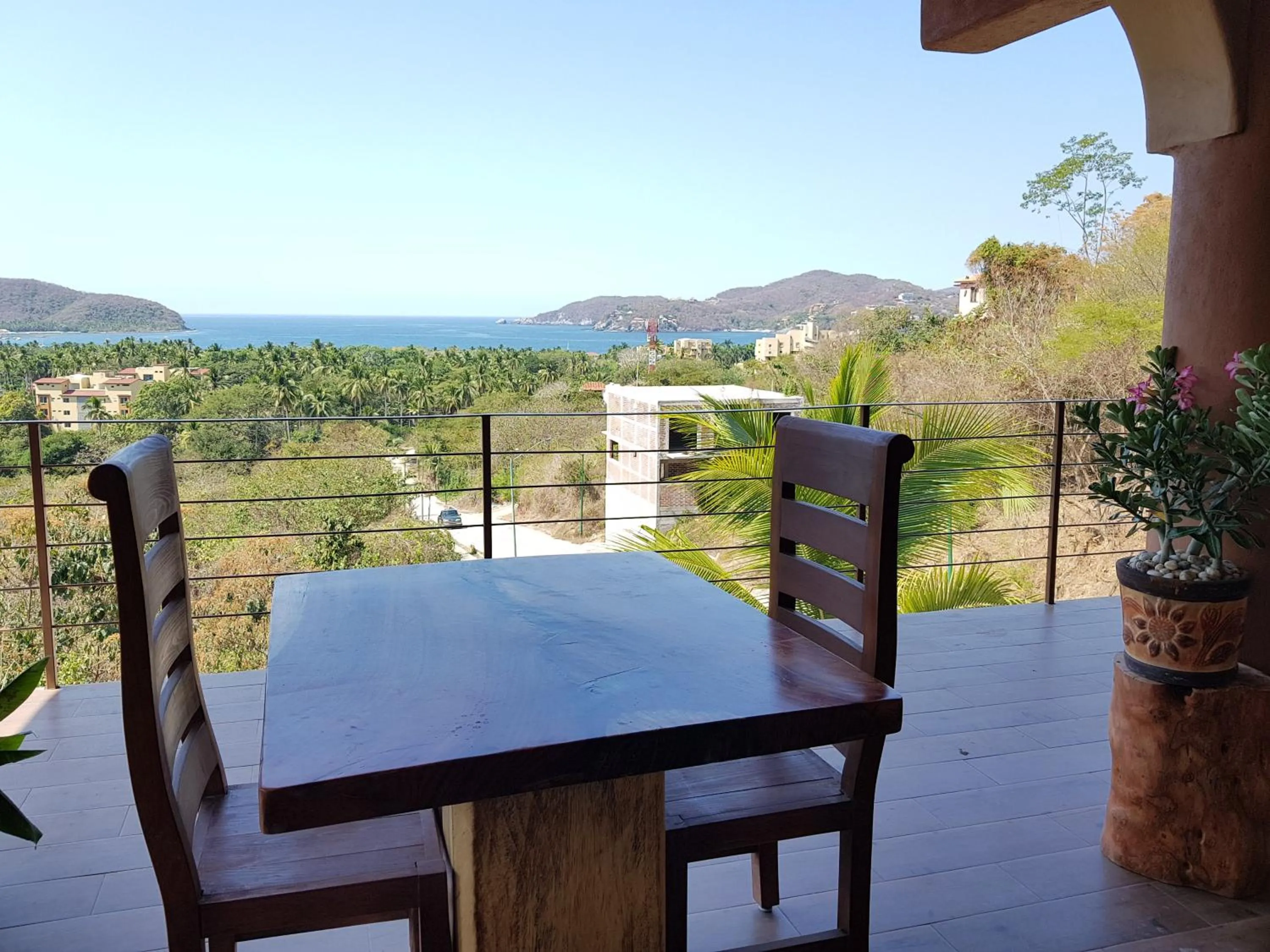 Sea view in Casa Arcoiris Zihuatanejo B&B