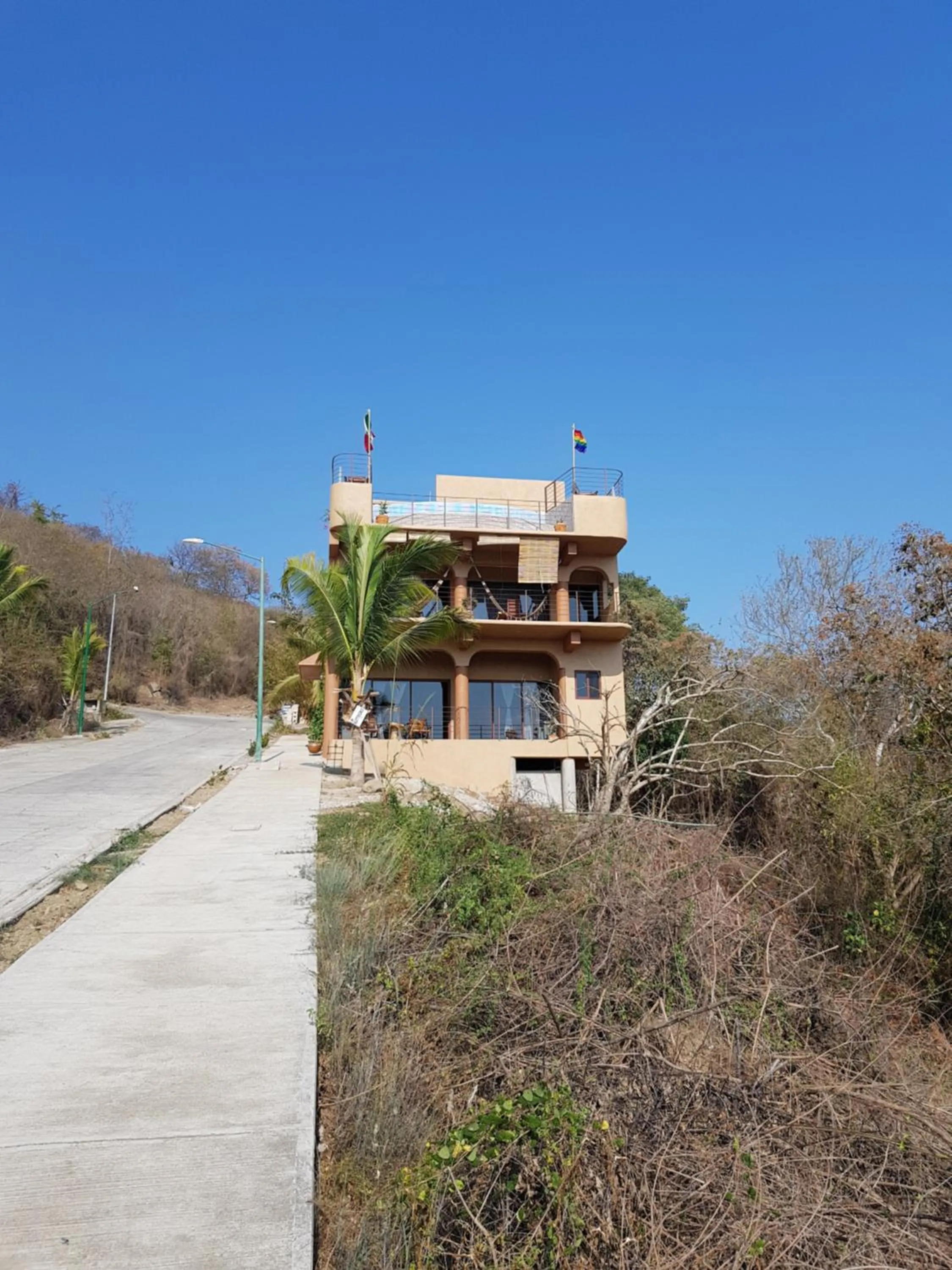 Quiet street view in Casa Arcoiris Zihuatanejo B&B