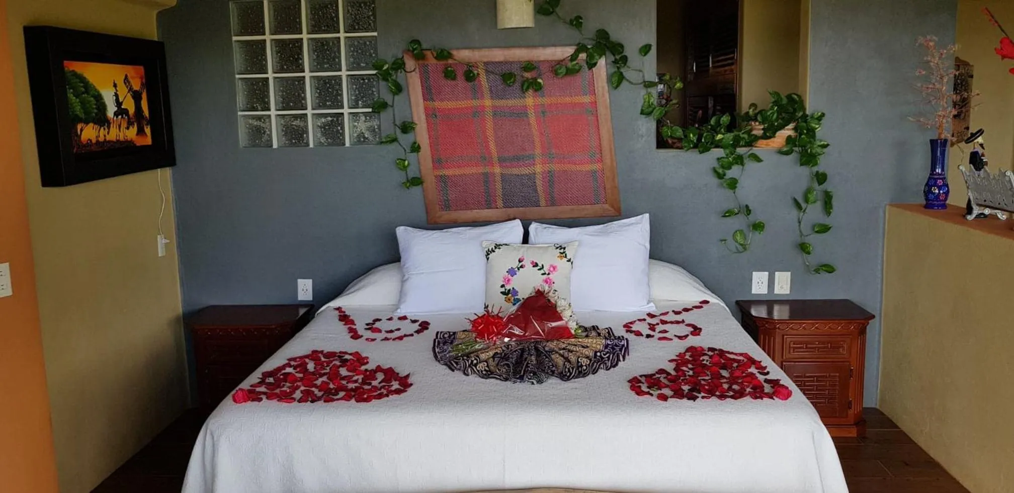 Bed in Casa Arcoiris Zihuatanejo B&B