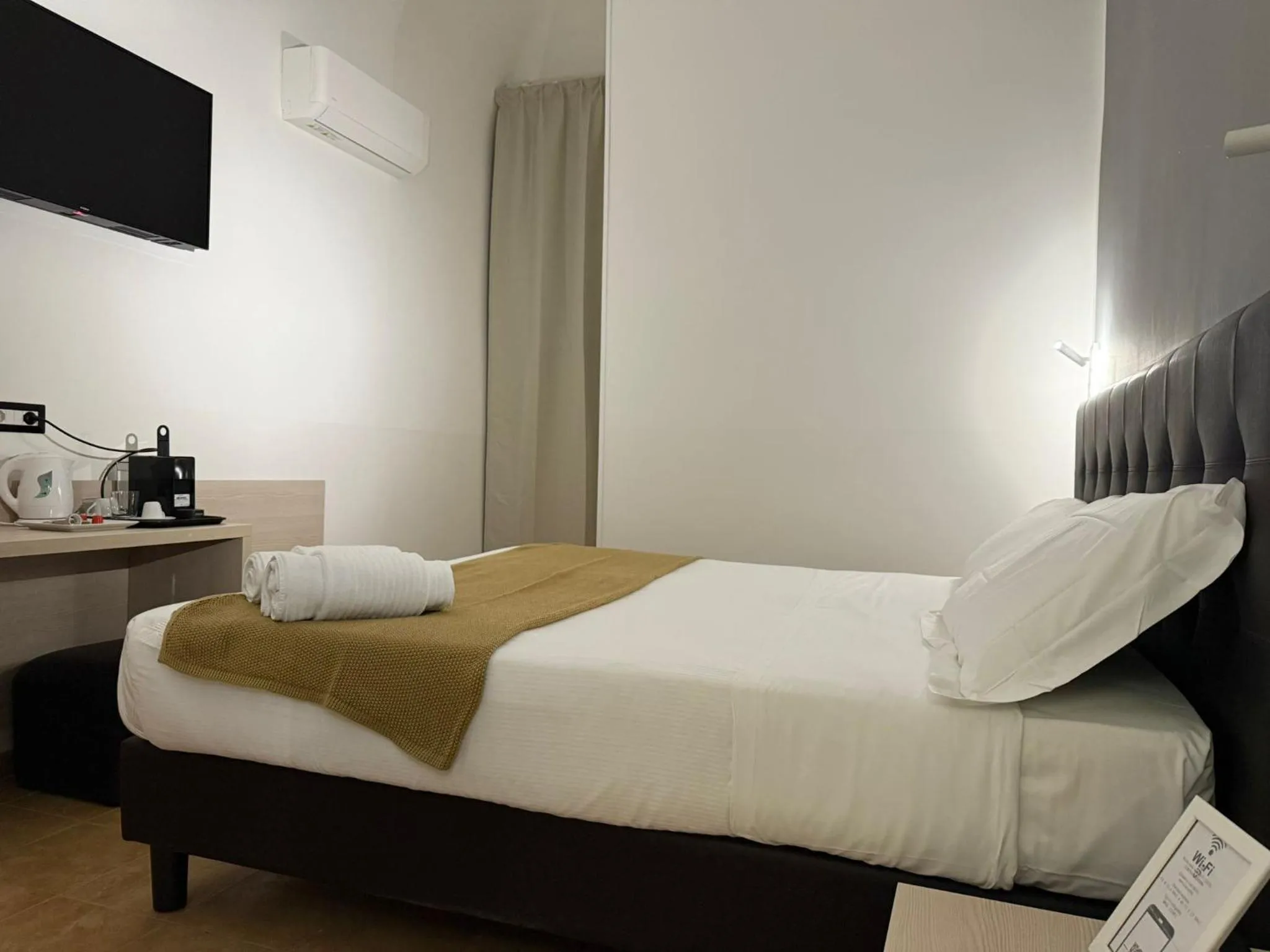 Bedroom, Bed in Conte GuestHouse