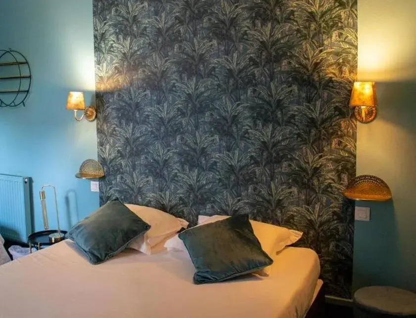 Superior Double Room in Nouvel Hôtel Superior Double Room in Nouvel Hôtel