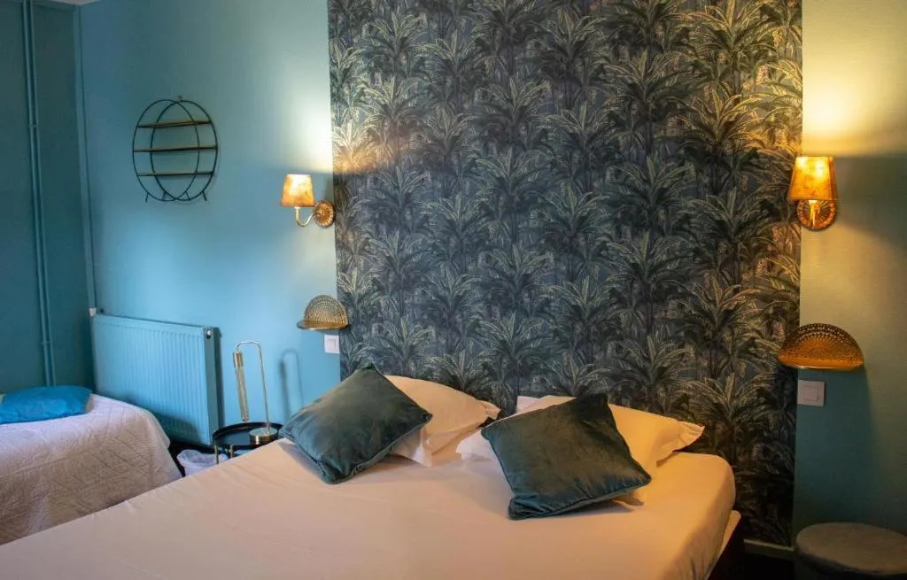 Bedroom, Bed in Nouvel Hôtel