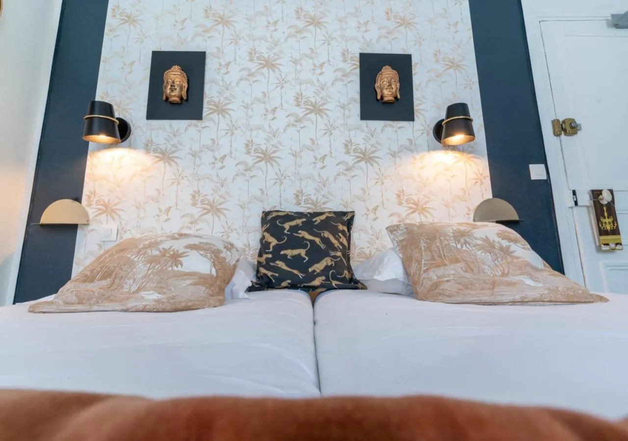 Bedroom, Bed in Nouvel Hôtel