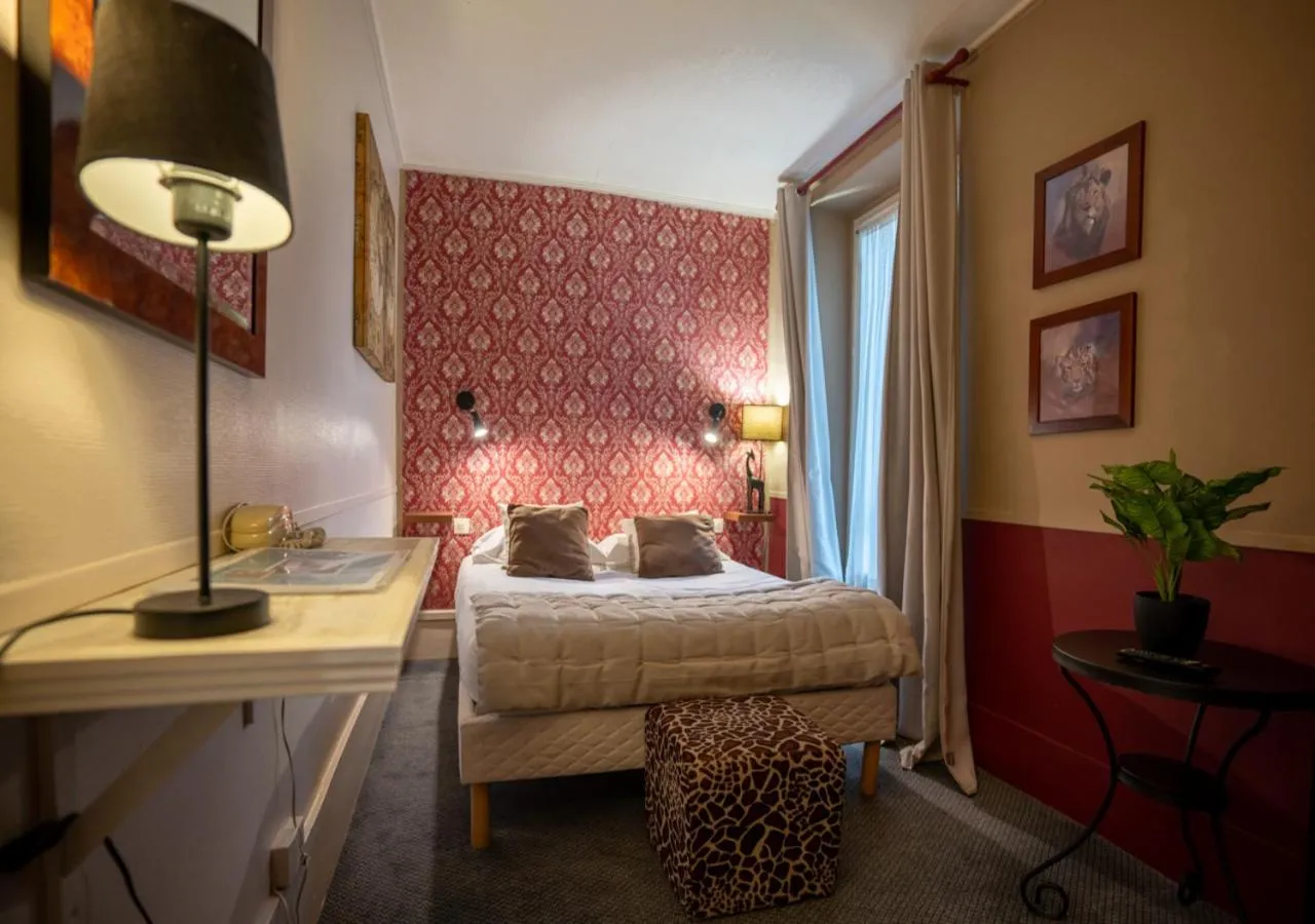 Bedroom, Bed in Nouvel Hôtel