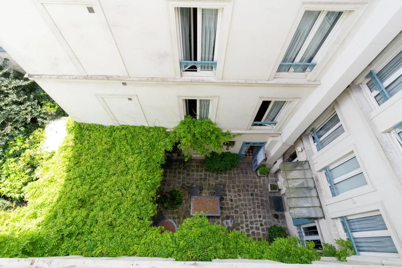 Garden in Nouvel Hôtel