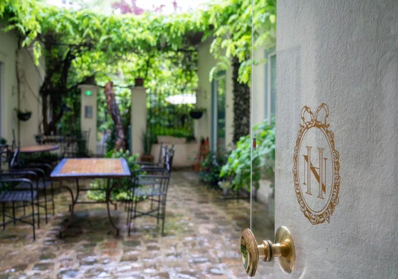 Garden in Nouvel Hôtel