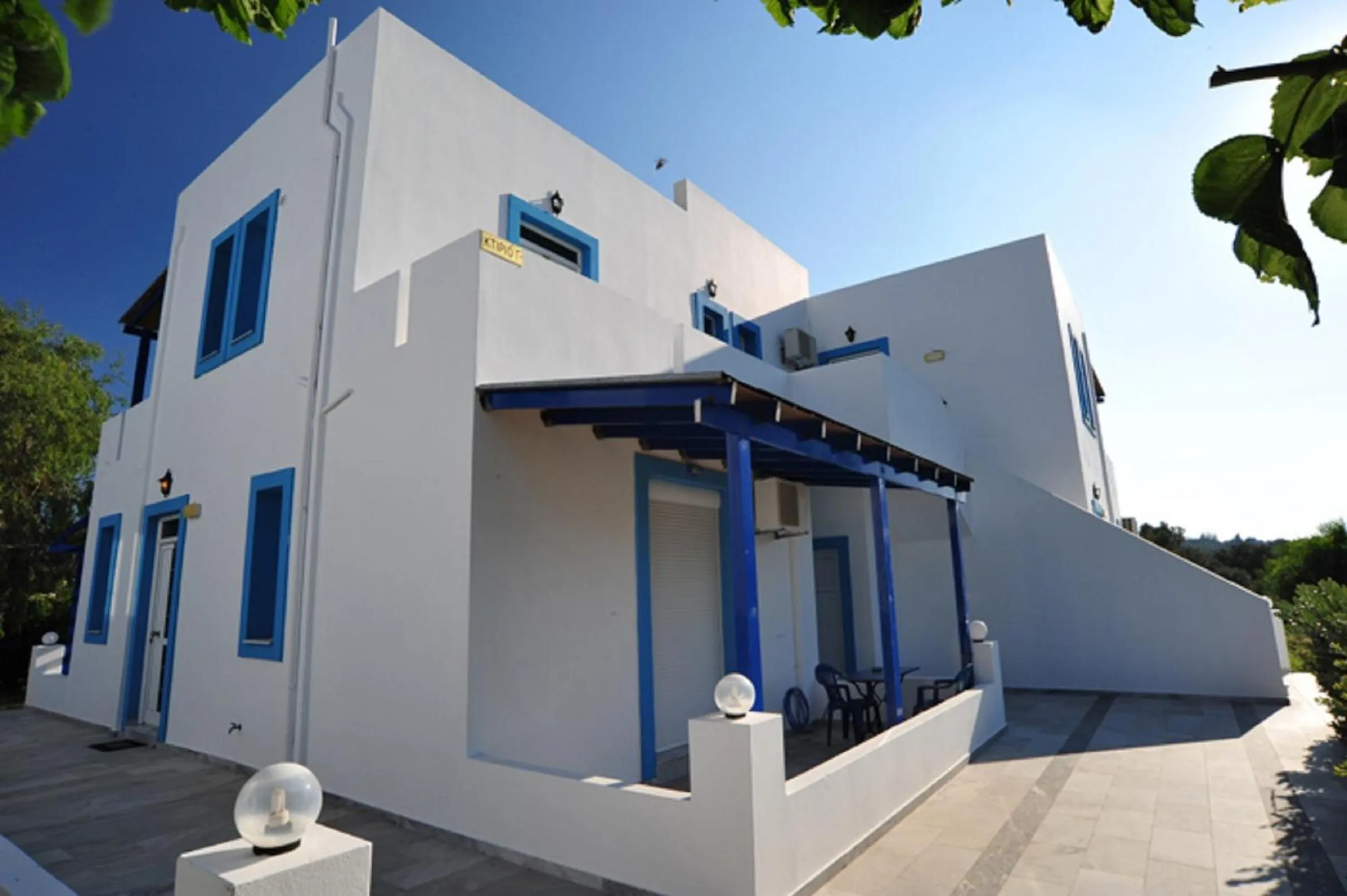 Facade/entrance in Anna Ageliki