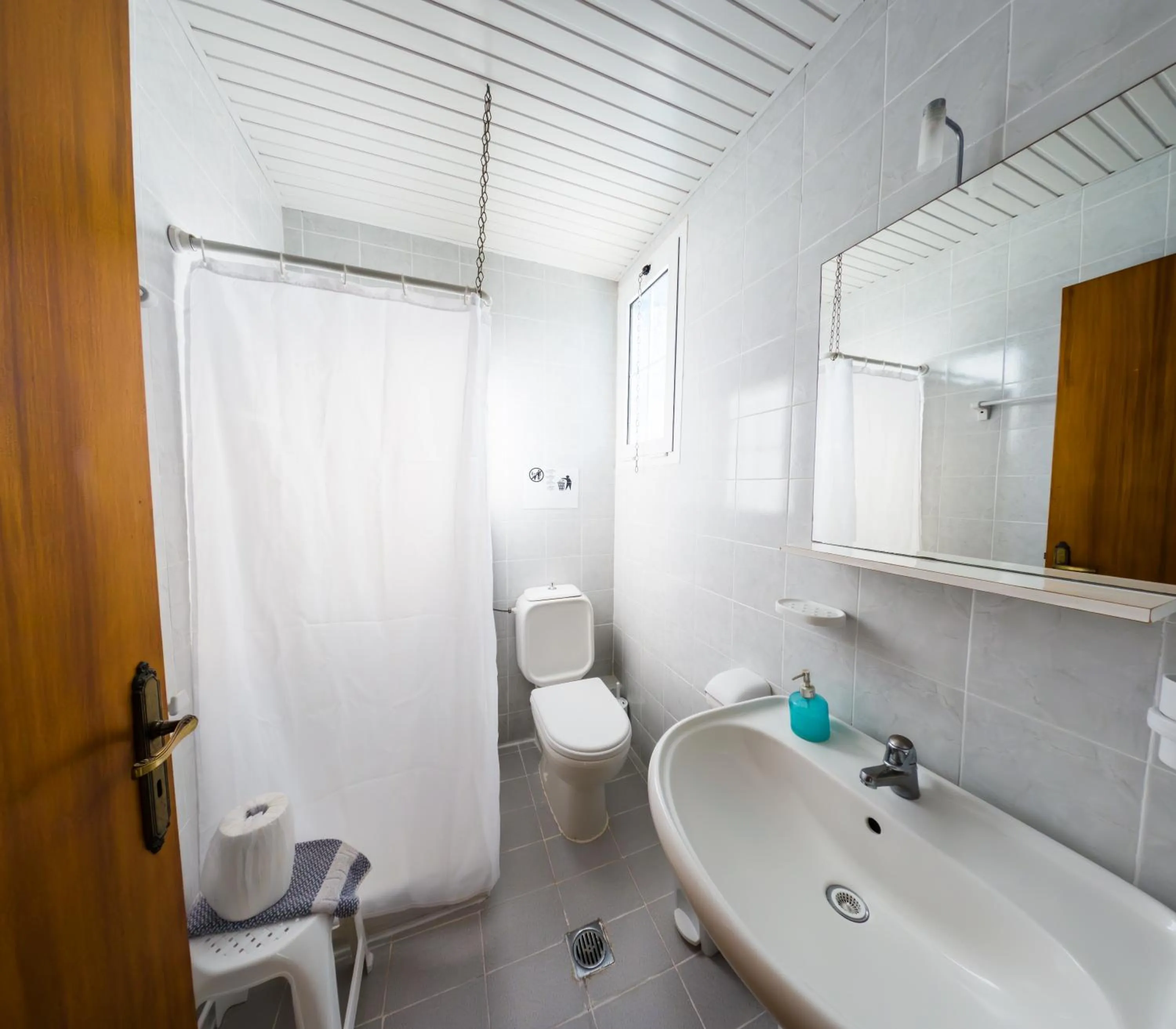 Toilet in Anna Ageliki