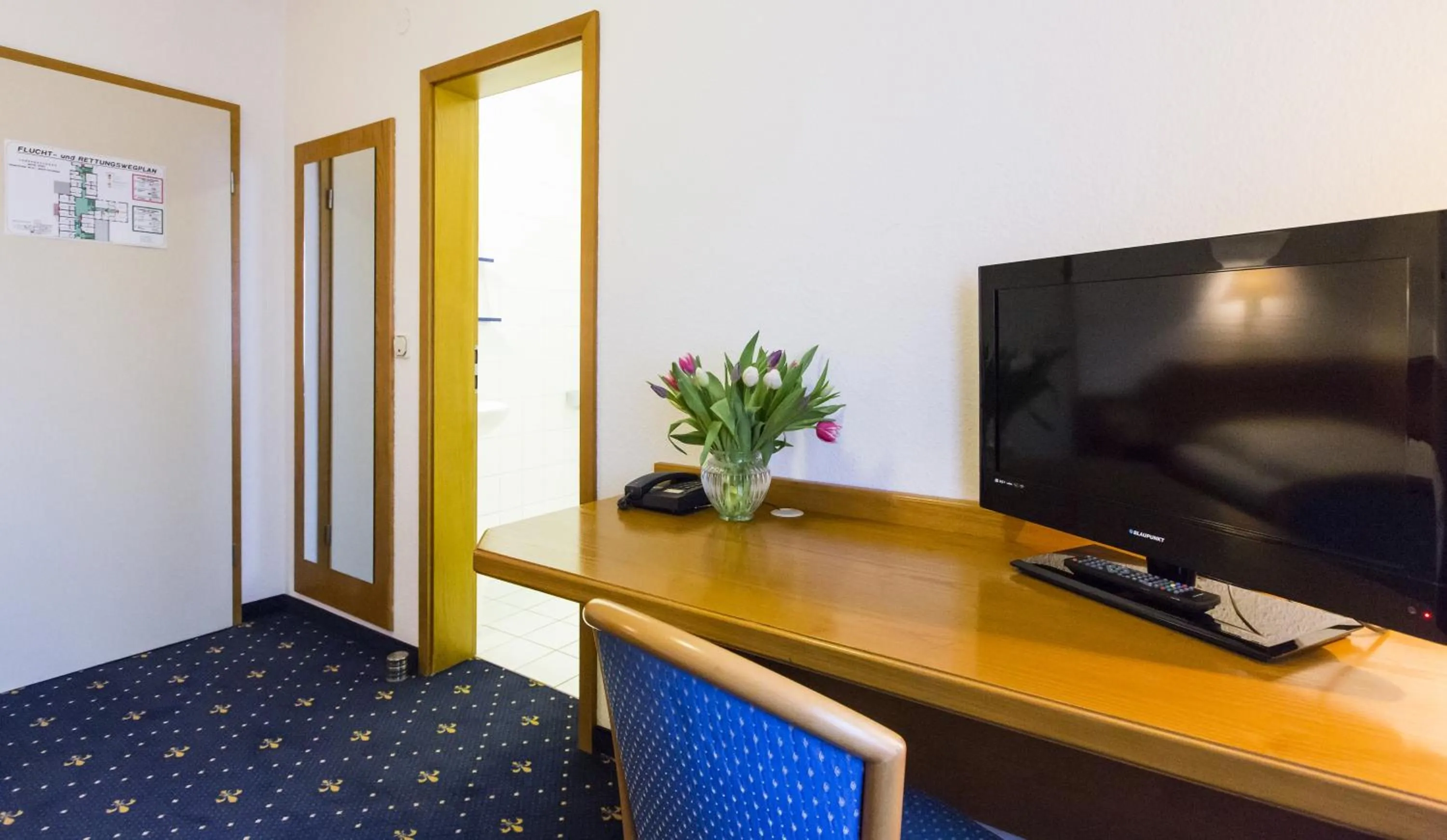 TV and multimedia in Hotel Eydt Kirchheim