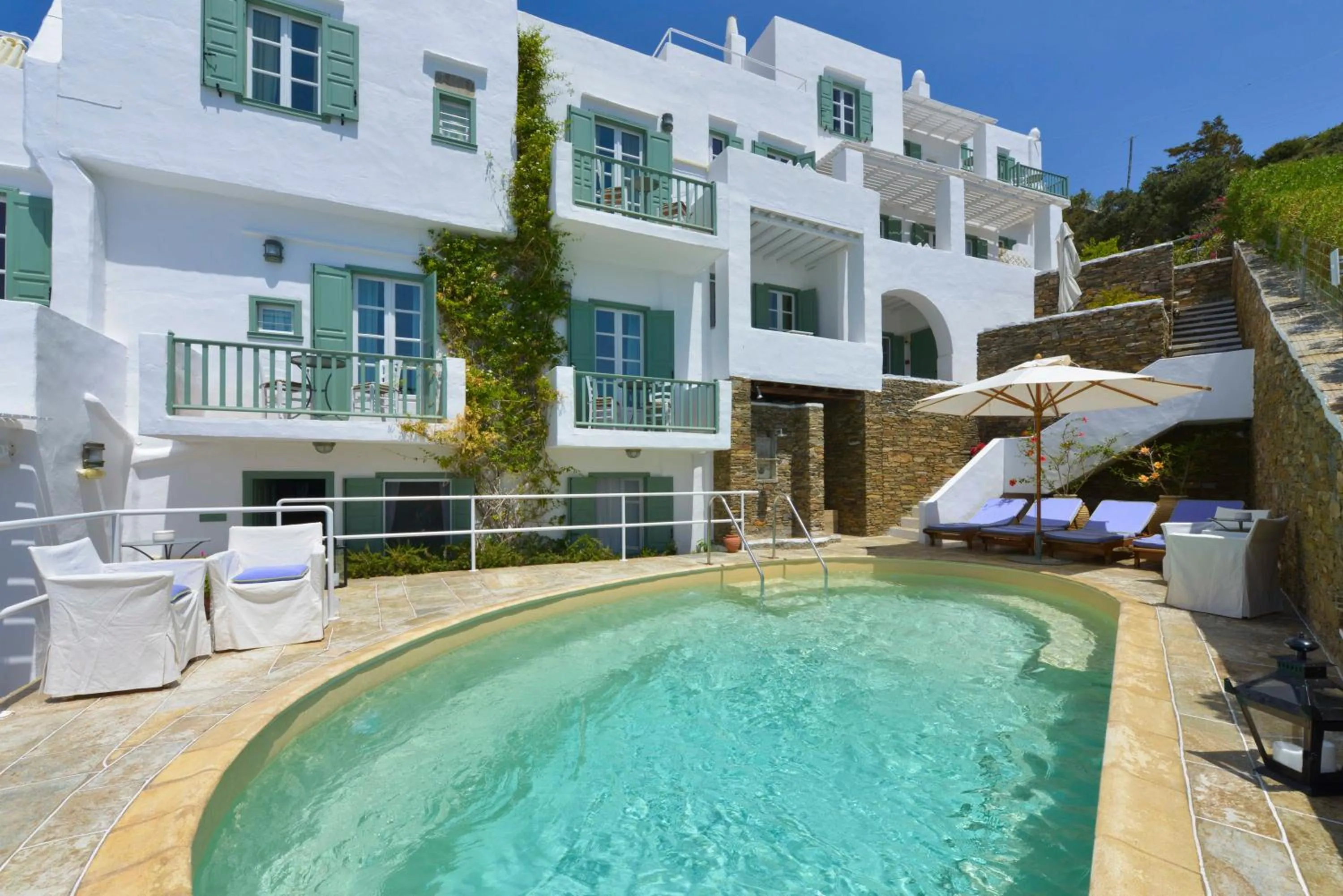 Property building in Niriedes Hotel