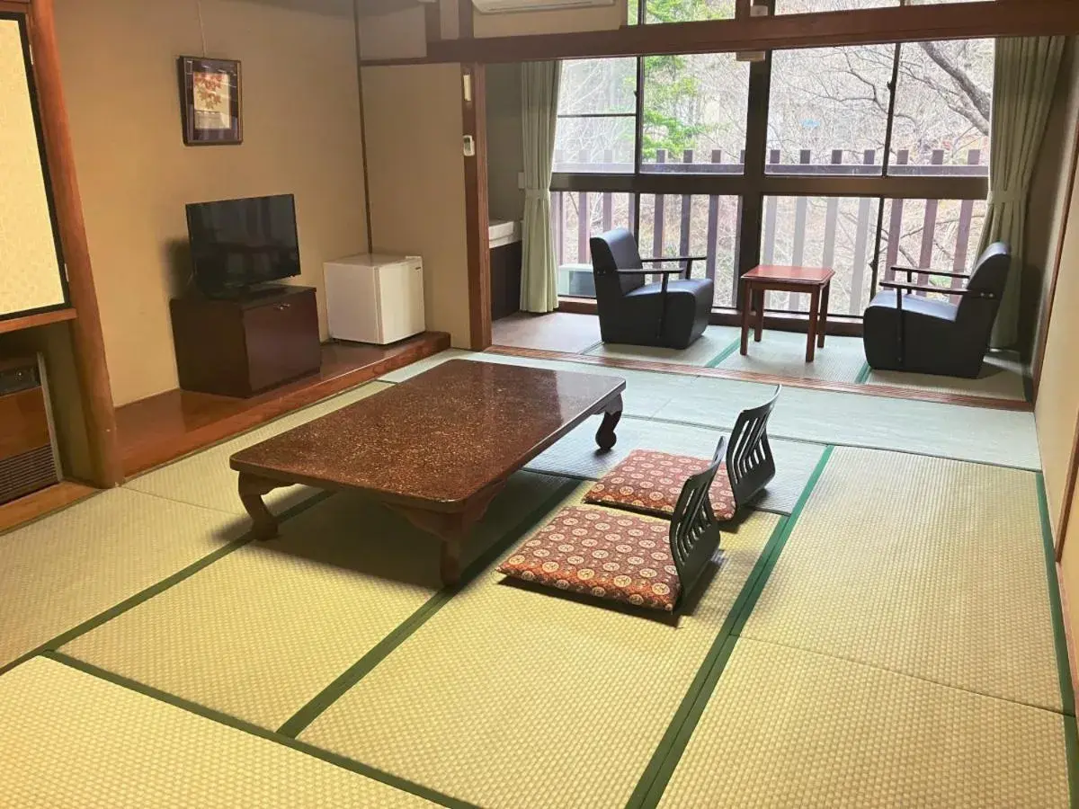 Japanese-Style Room (12 tatami) with Shared bathroom - East Building - Non-Smoking in Hotel Yunishigawa Japanese-Style Room (12 tatami) with Shared bathroom - East Building - Non-Smoking in Hotel Yunishigawa
