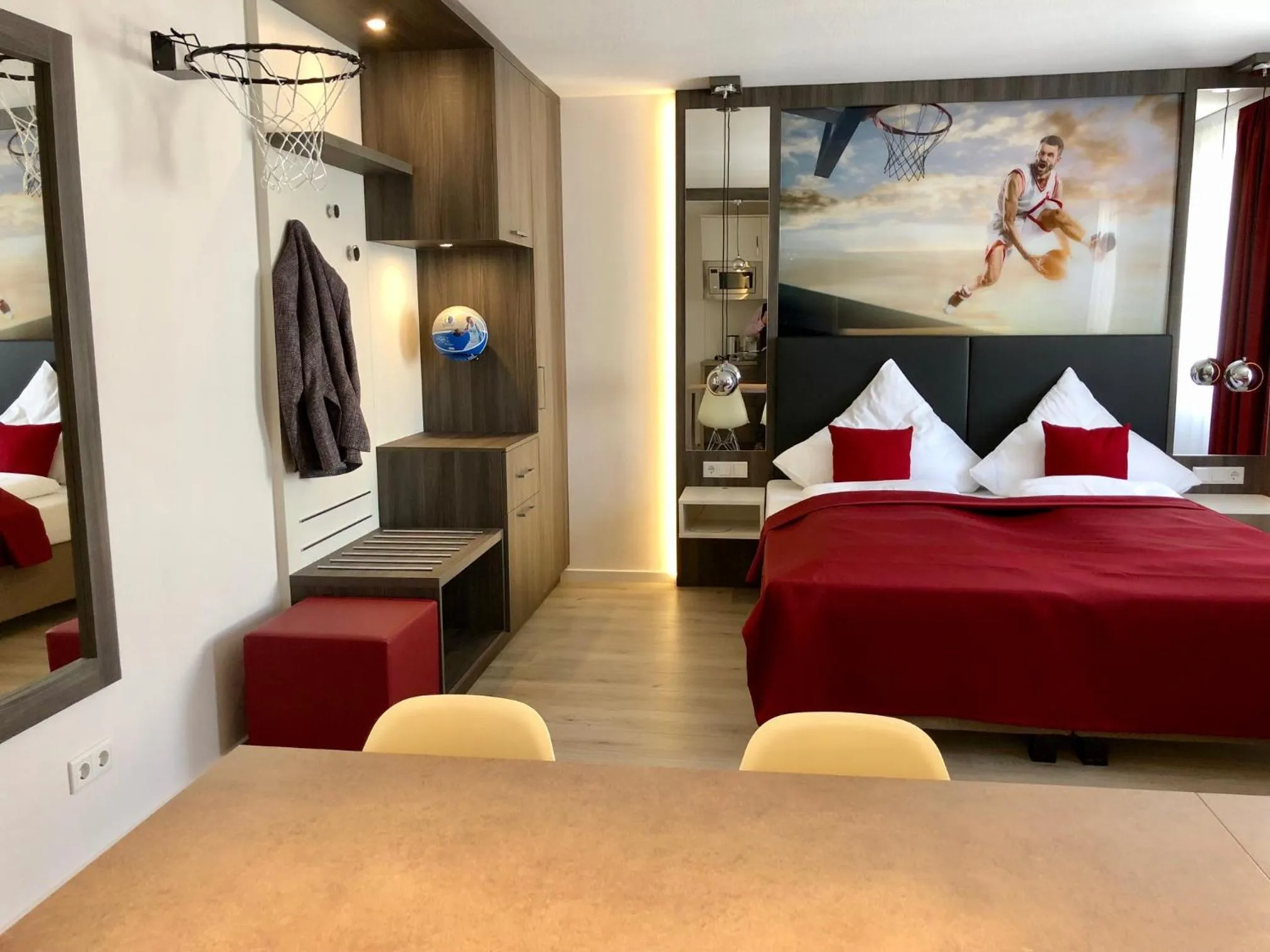 Photo of the whole room, Bed in Star Apart Hotel Sachsenhausen