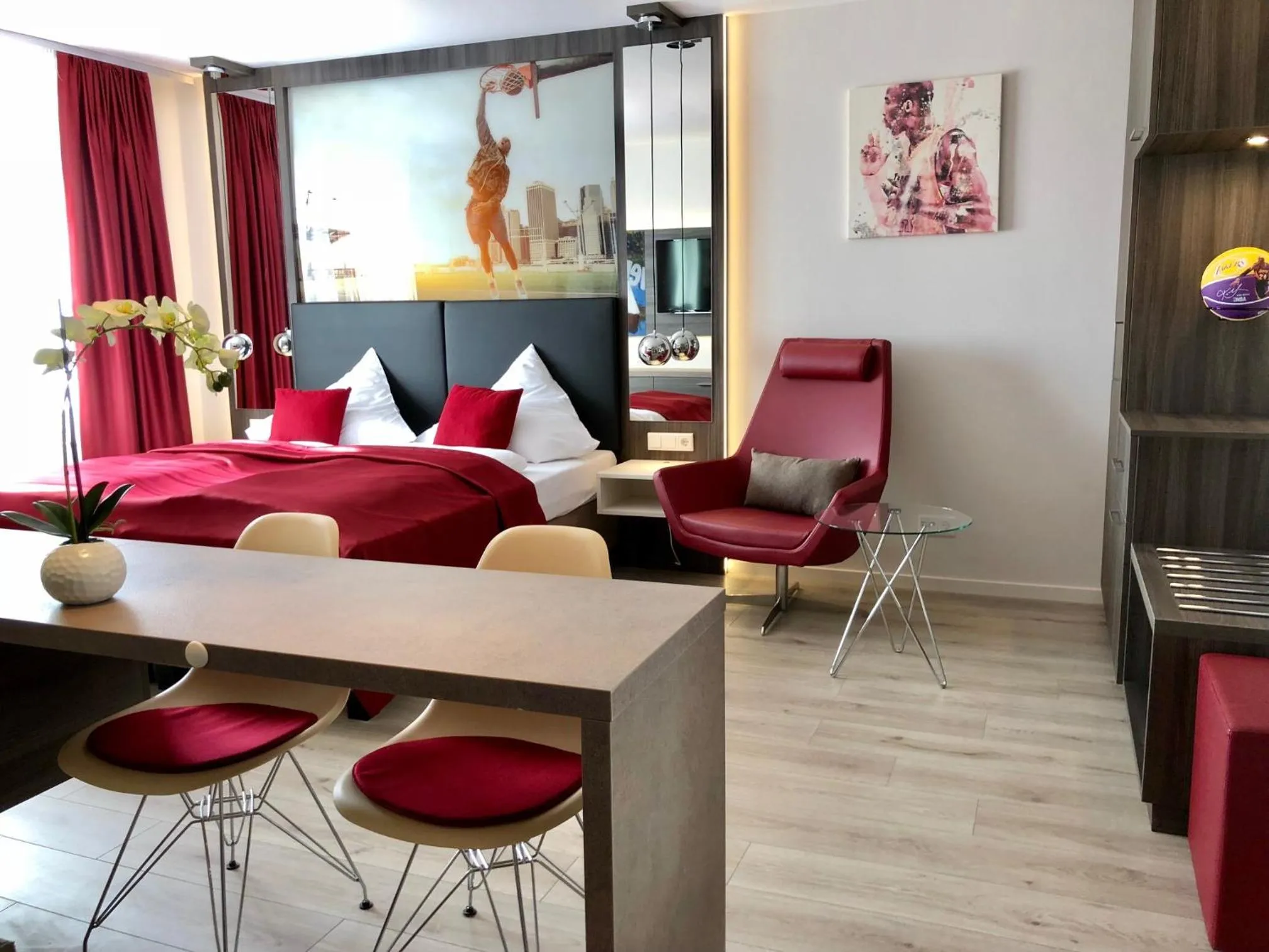 Photo of the whole room in Star Apart Hotel Sachsenhausen