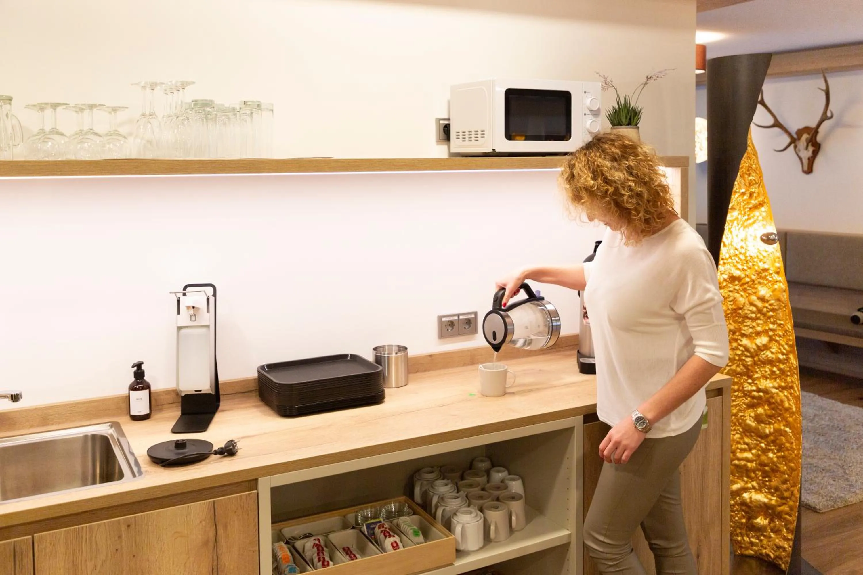 Coffee/tea facilities in Königshof Bed and Breakfast