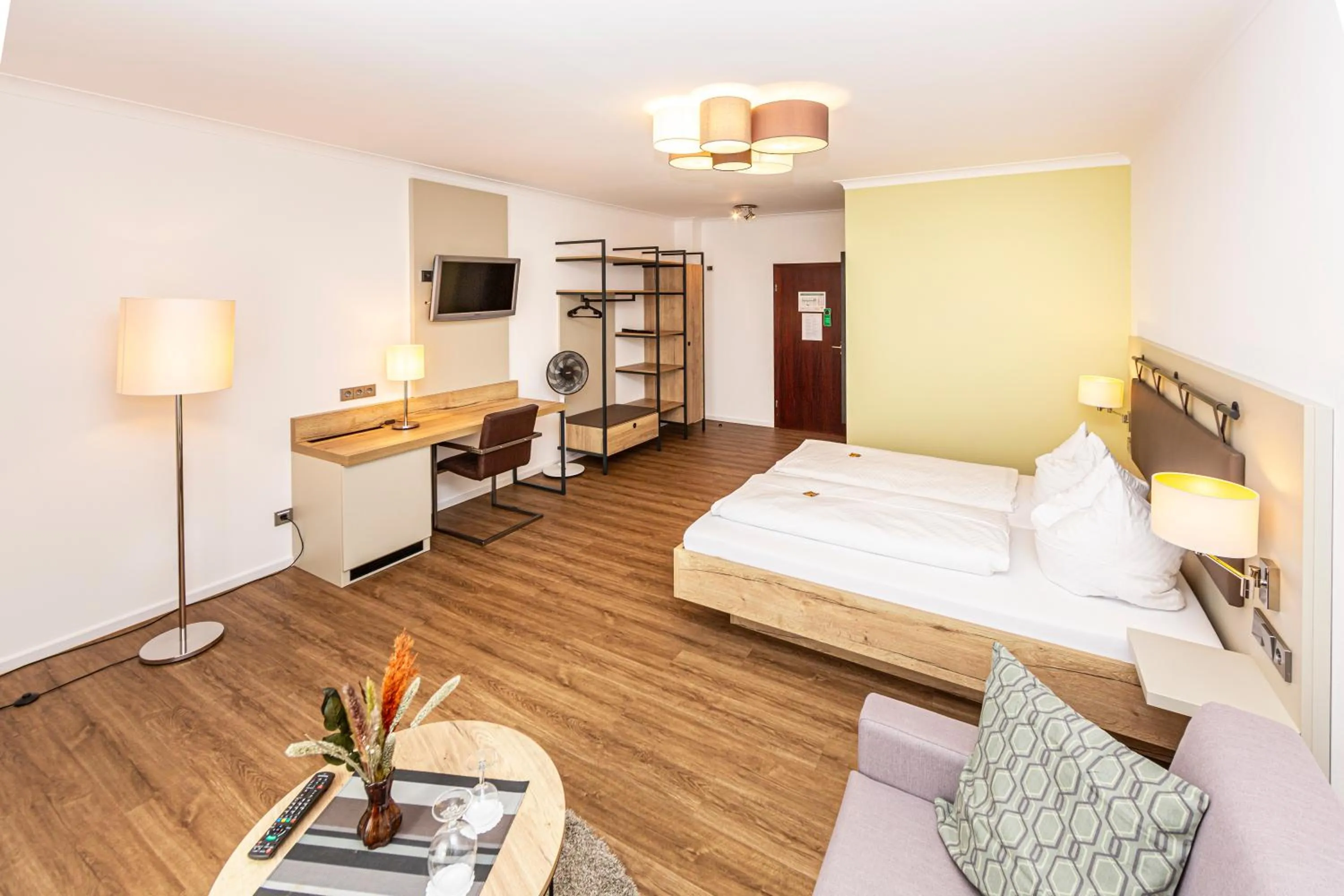 Photo of the whole room, Bed in Königshof Bed and Breakfast