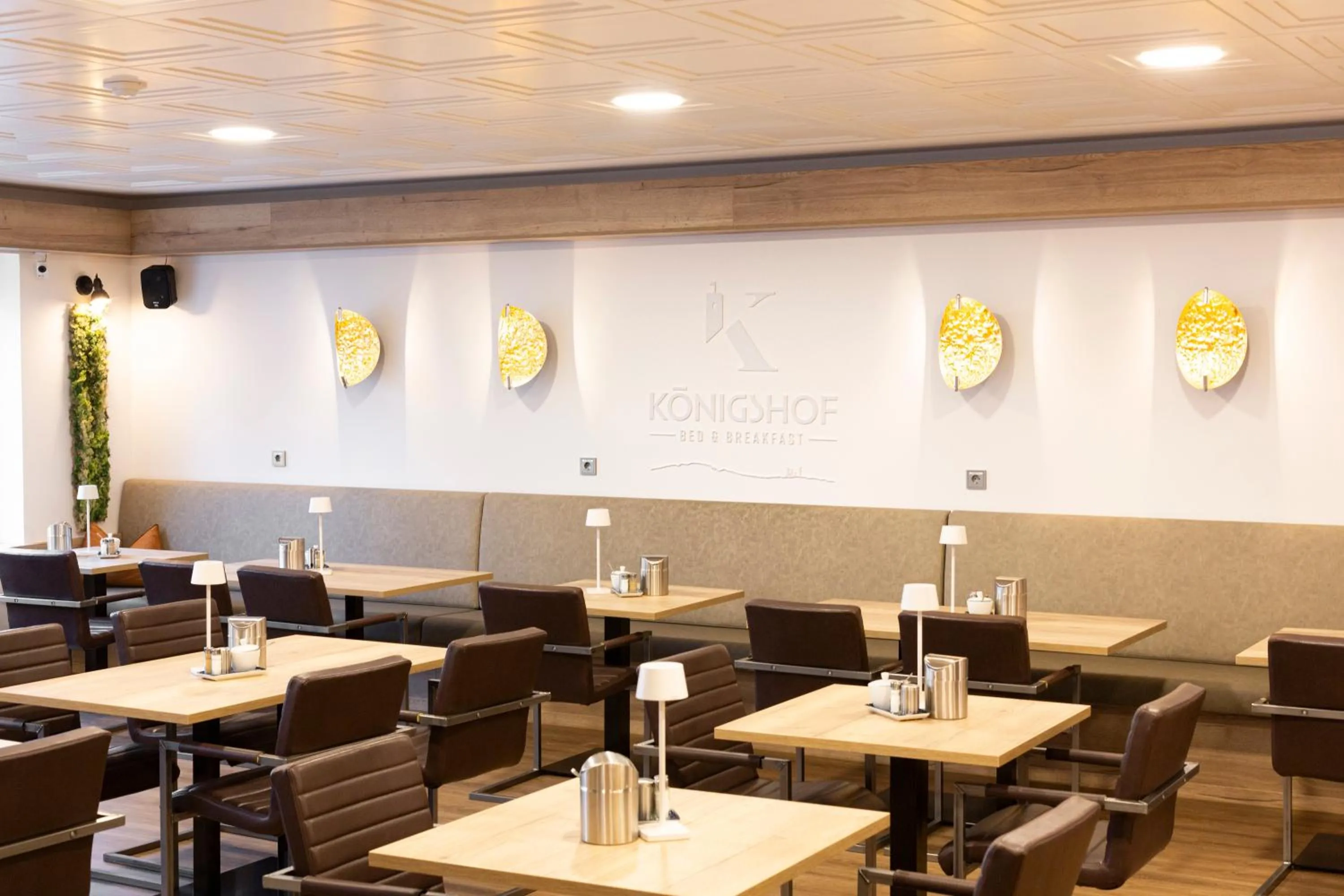 Restaurant/places to eat in Königshof Bed and Breakfast