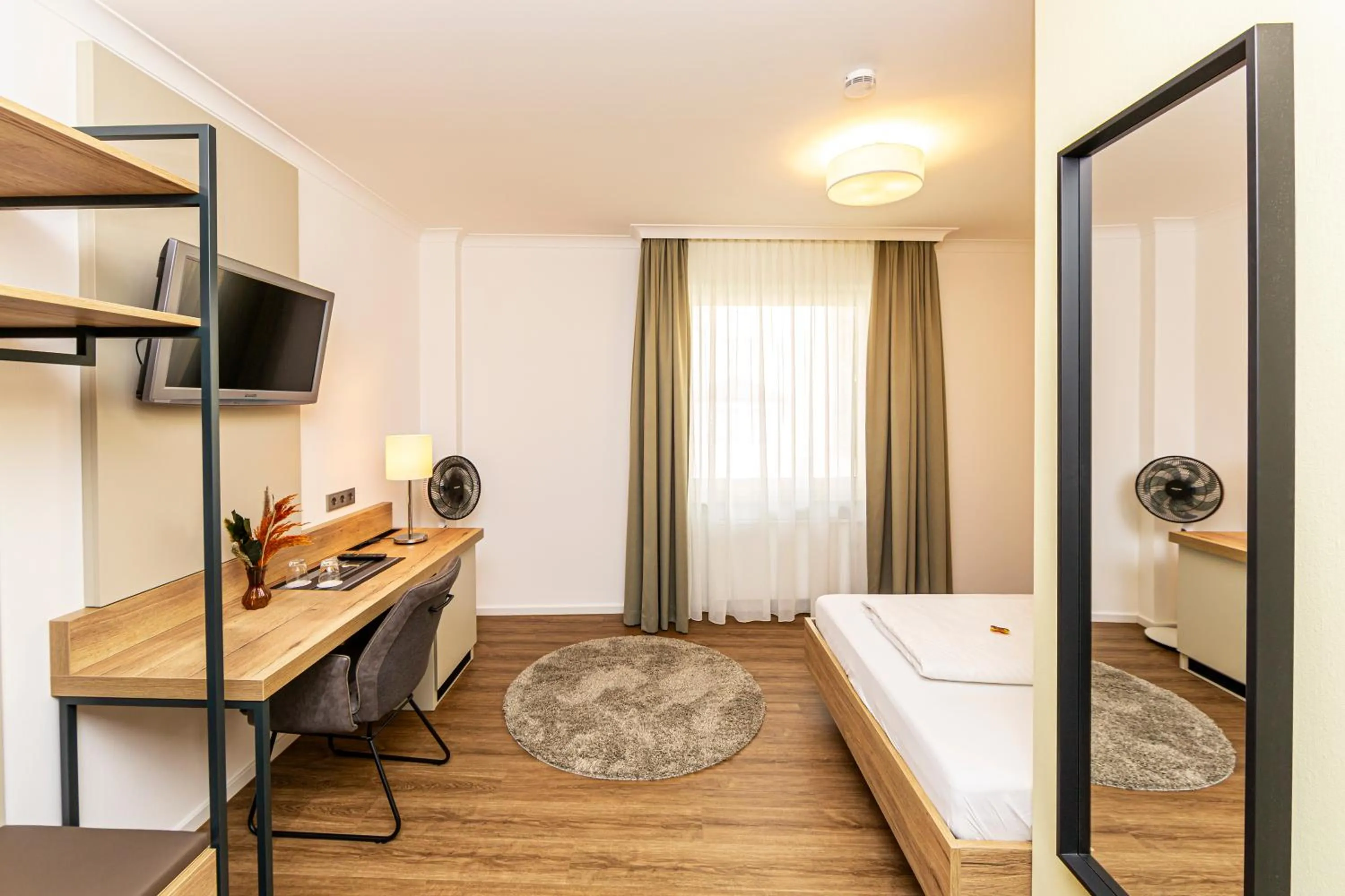 Photo of the whole room, Bed in Königshof Bed and Breakfast