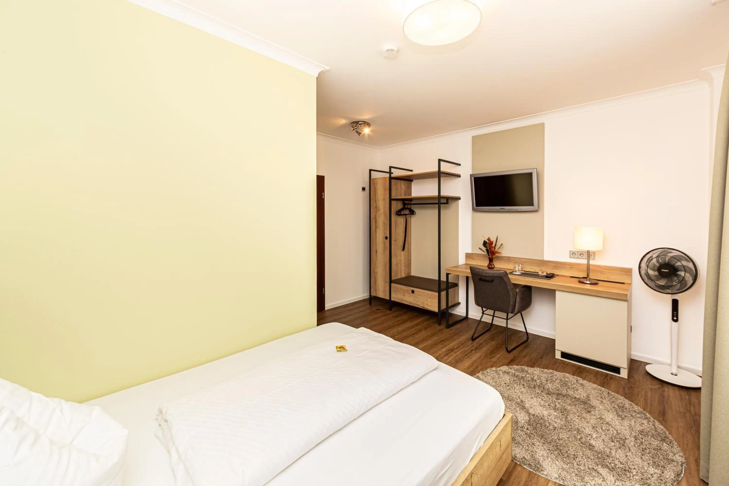 Photo of the whole room, Bed in Königshof Bed and Breakfast