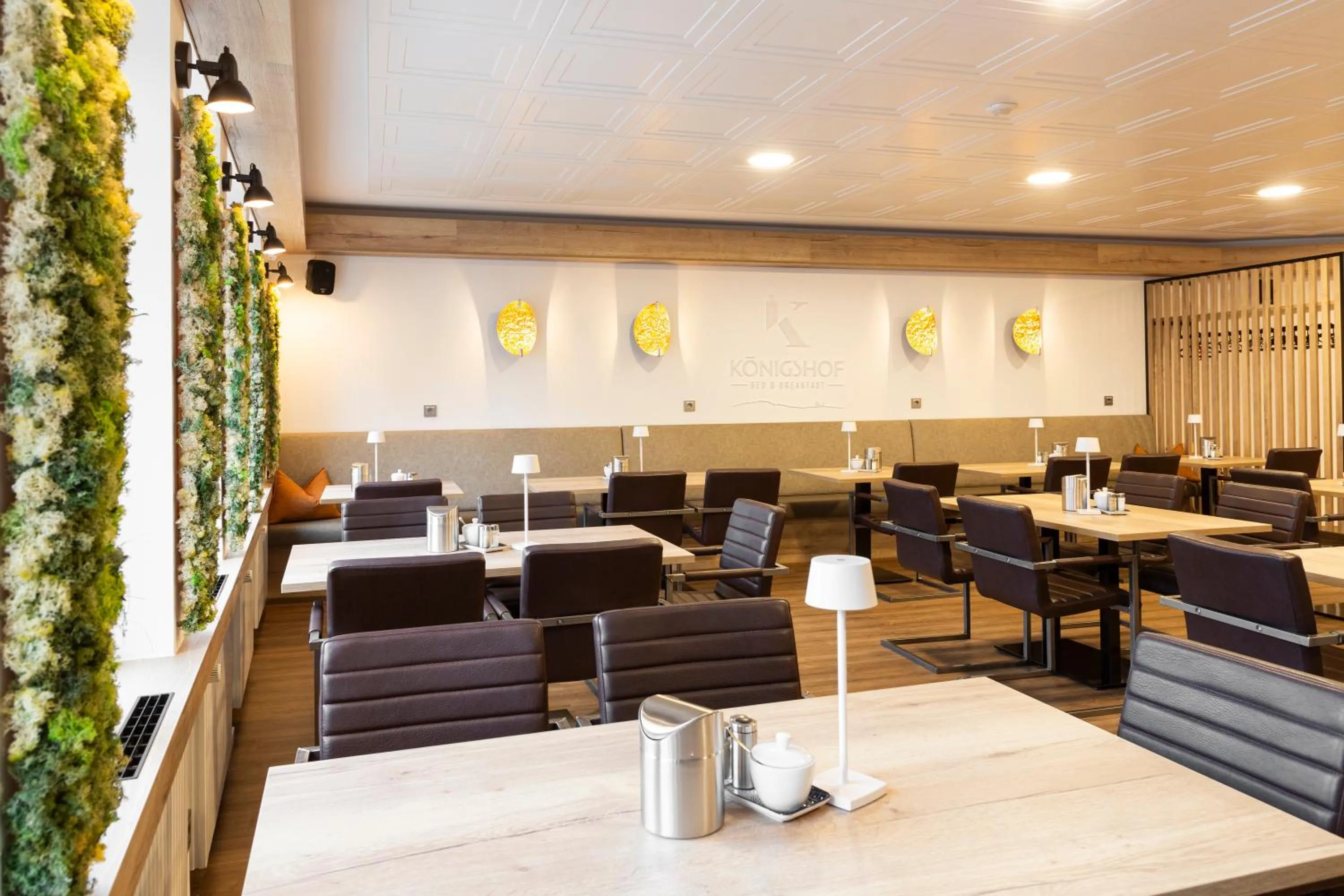 Restaurant/places to eat in Königshof Bed and Breakfast
