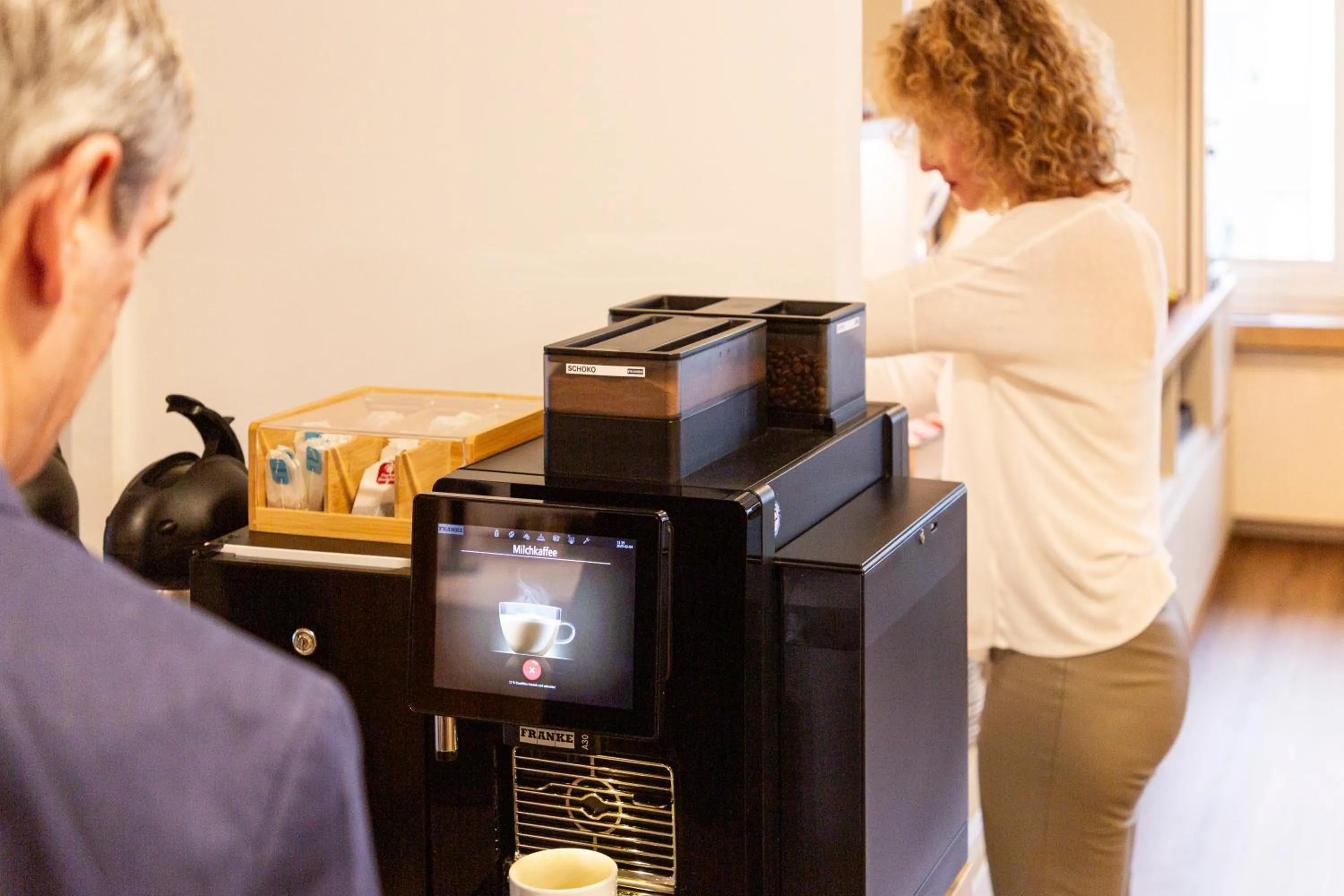 Coffee/tea facilities in Königshof Bed and Breakfast