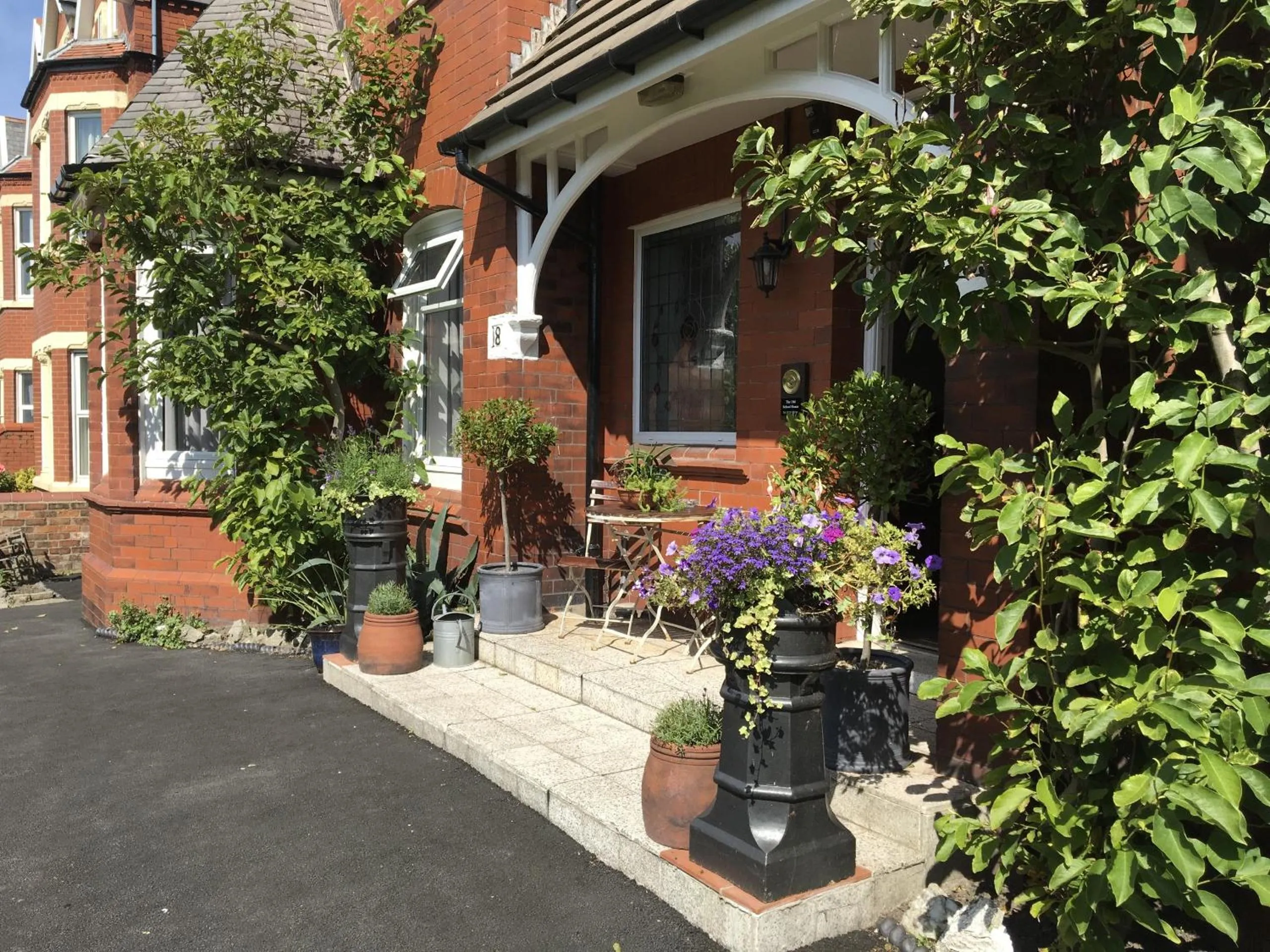 Property building in Mode - The Old School House