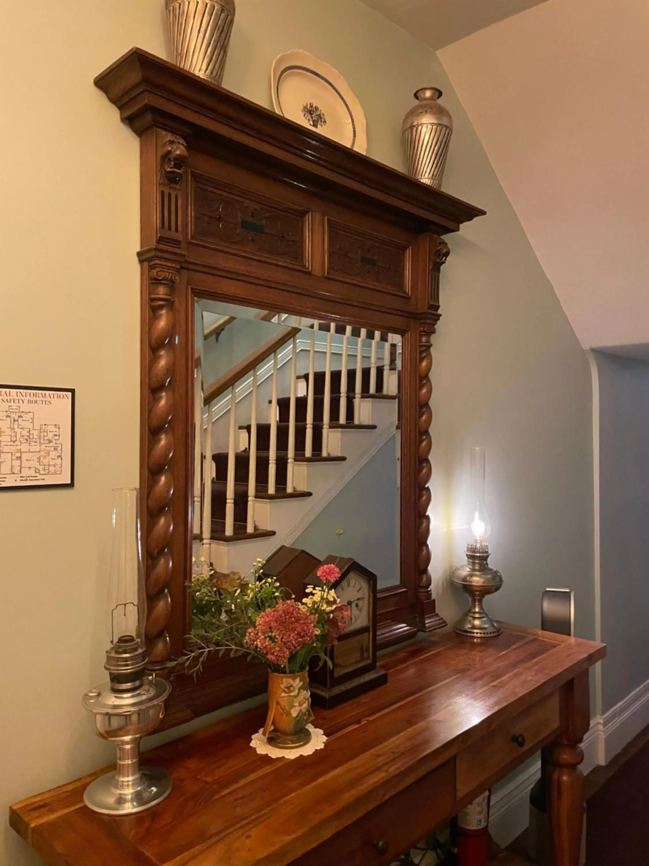 Facade/entrance in McCully House Inn
