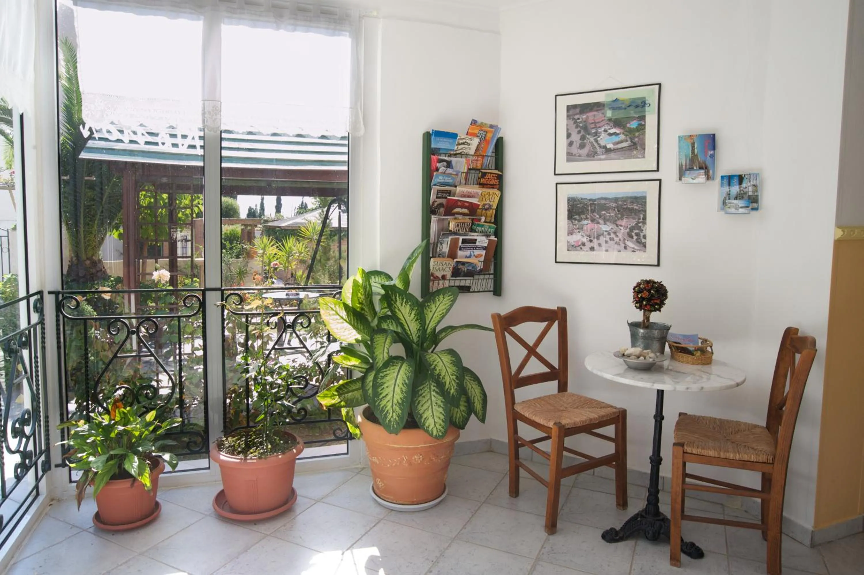 Facade/entrance in Nostos