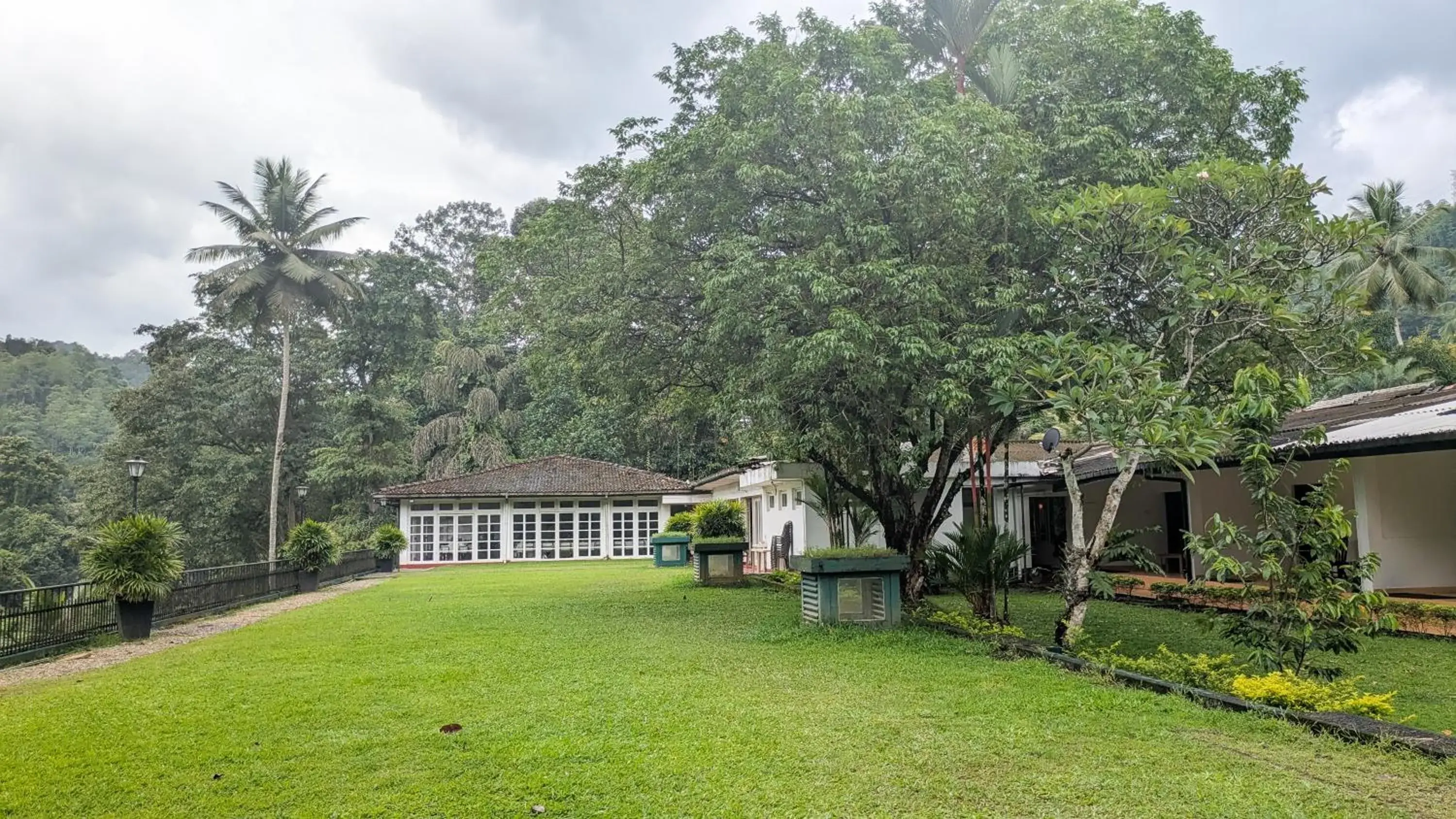 Heritage Kithulgala Rest House - Historic Home to a Bird Sanctuary Heritage Kithulgala Rest House - Historic Home to a Bird Sanctuary