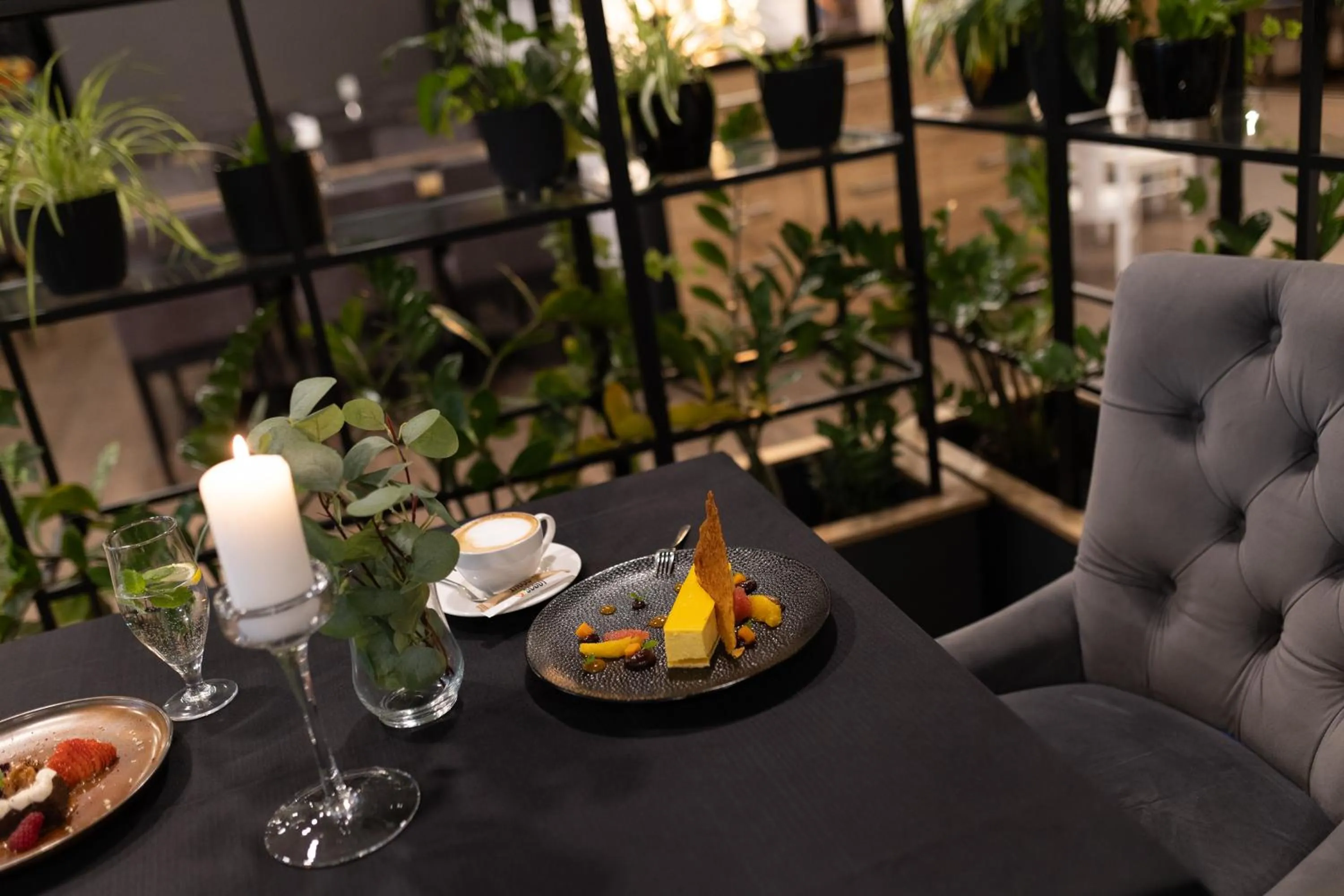 Restaurant/places to eat in Hotel Scout