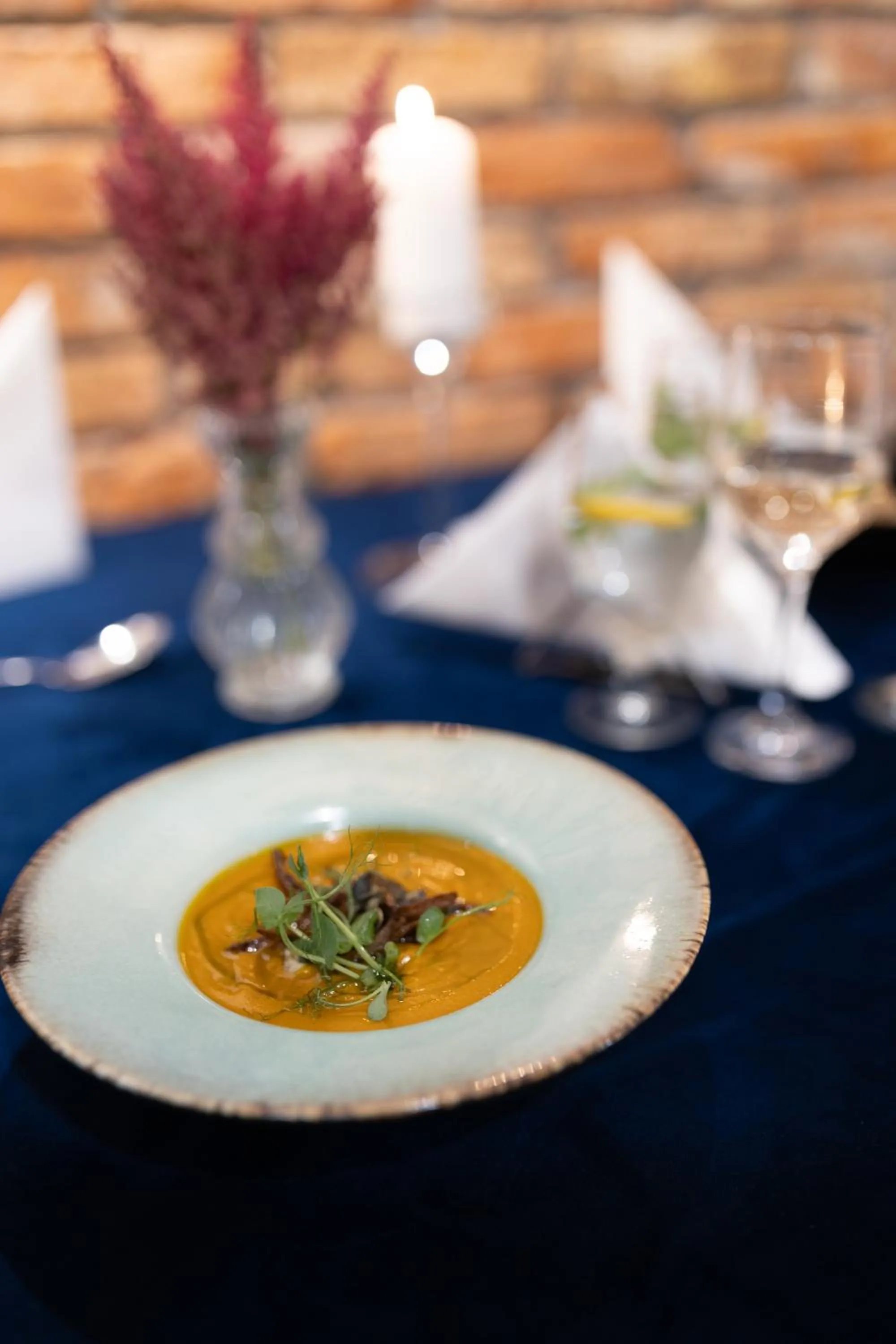 Restaurant/places to eat in Hotel Scout