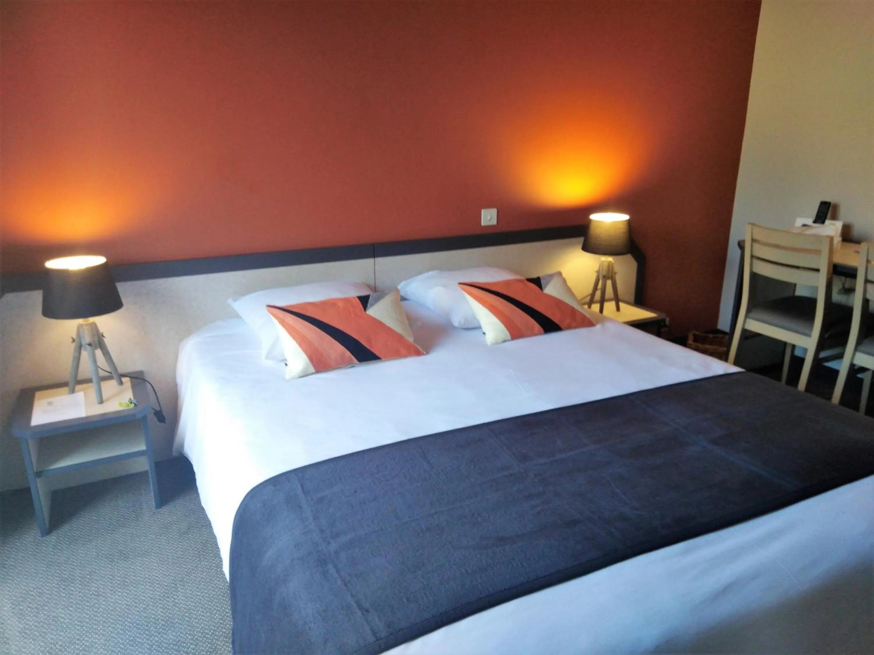 Bed in Hotel Restaurant Le Capricorne