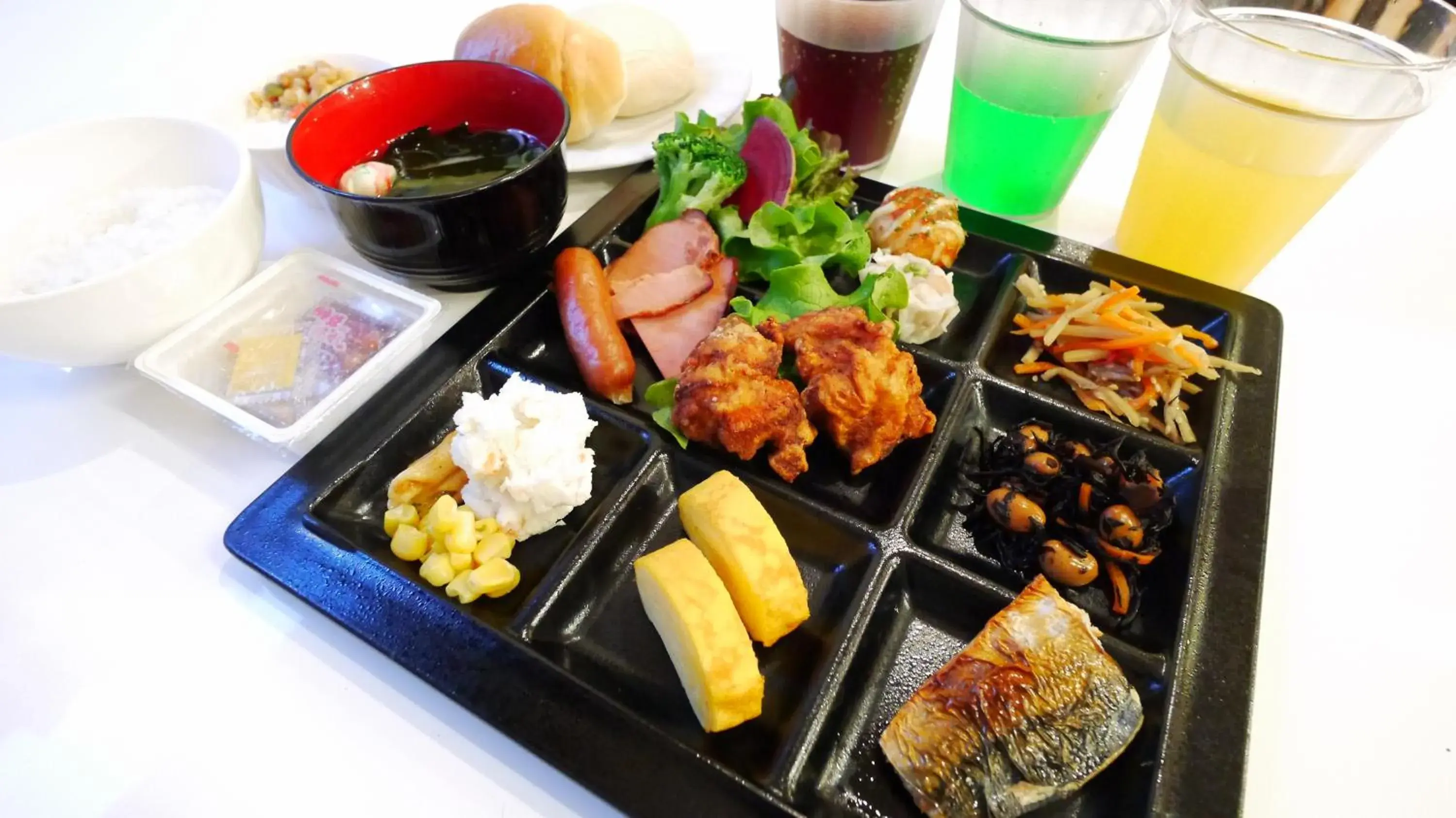 Breakfast in U-Community Hotel Breakfast in U-Community Hotel