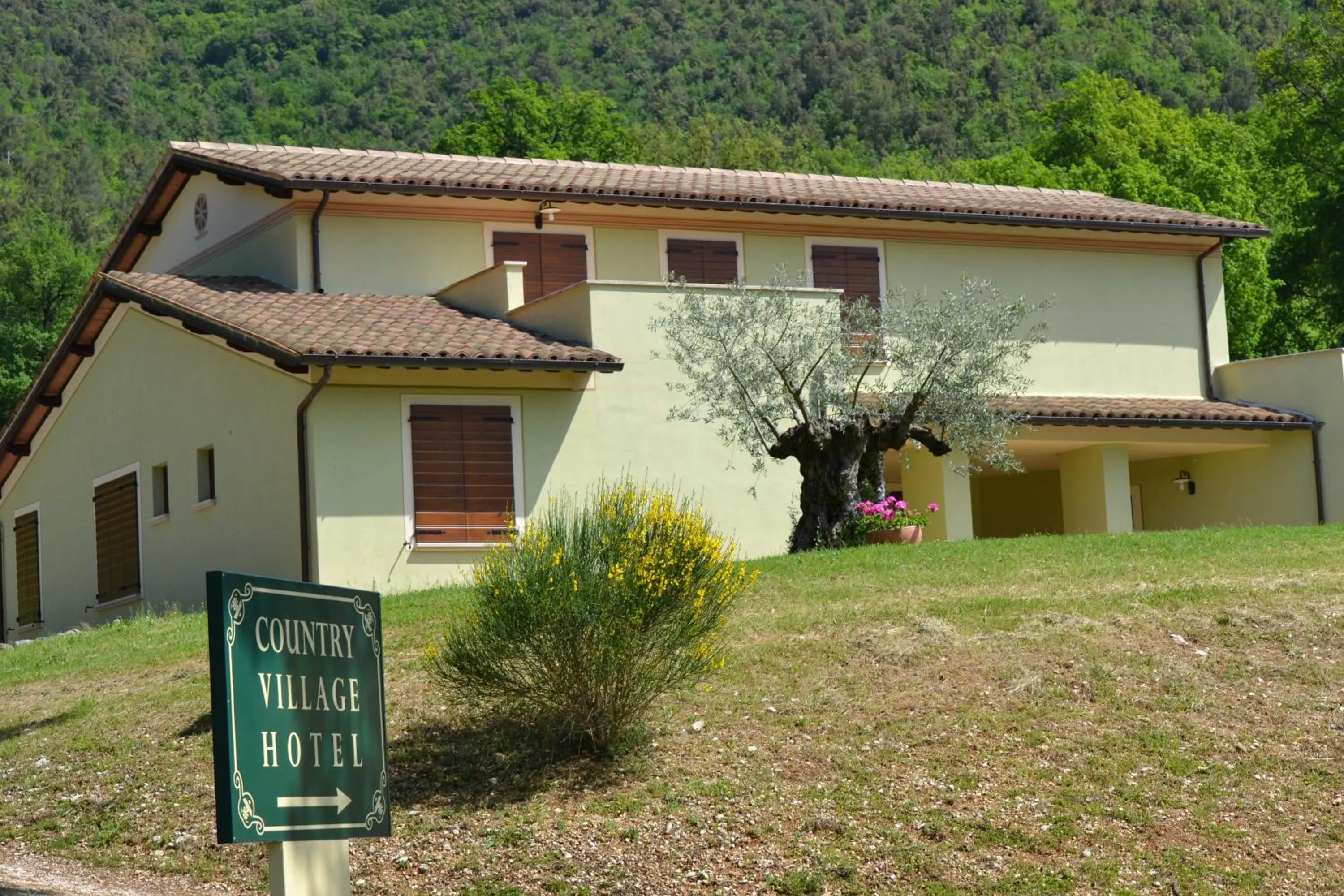 Facade/entrance in Valle Rosa