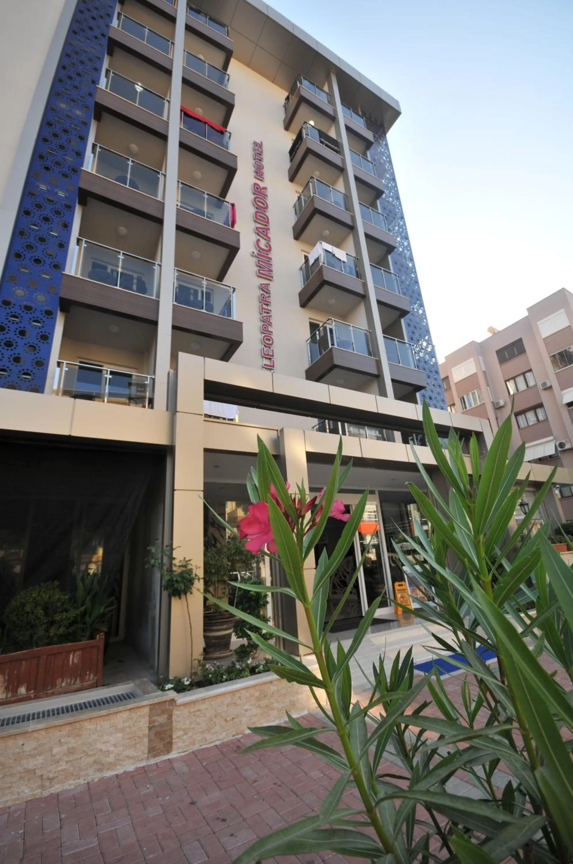 Facade/entrance in Kleopatra Micador Otel