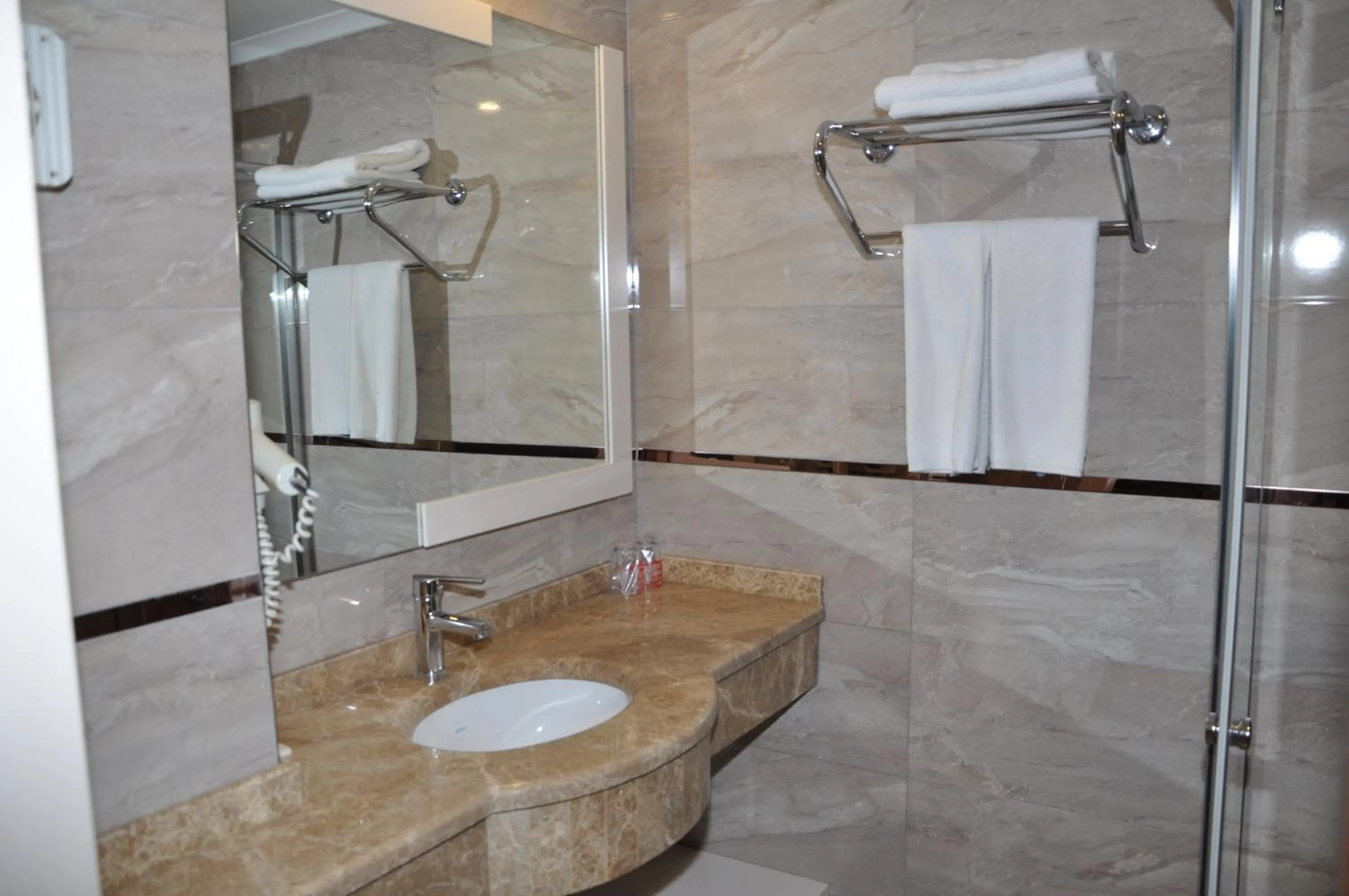 Bathroom in Kleopatra Micador Otel